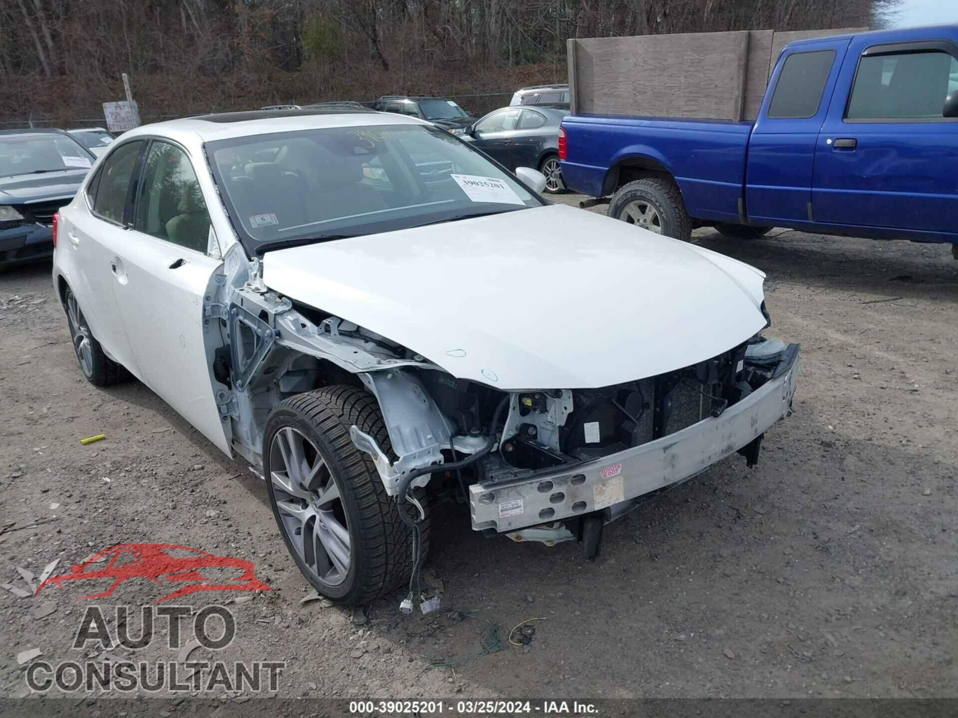 LEXUS IS 300 2019 - JTHC81D22K5035456