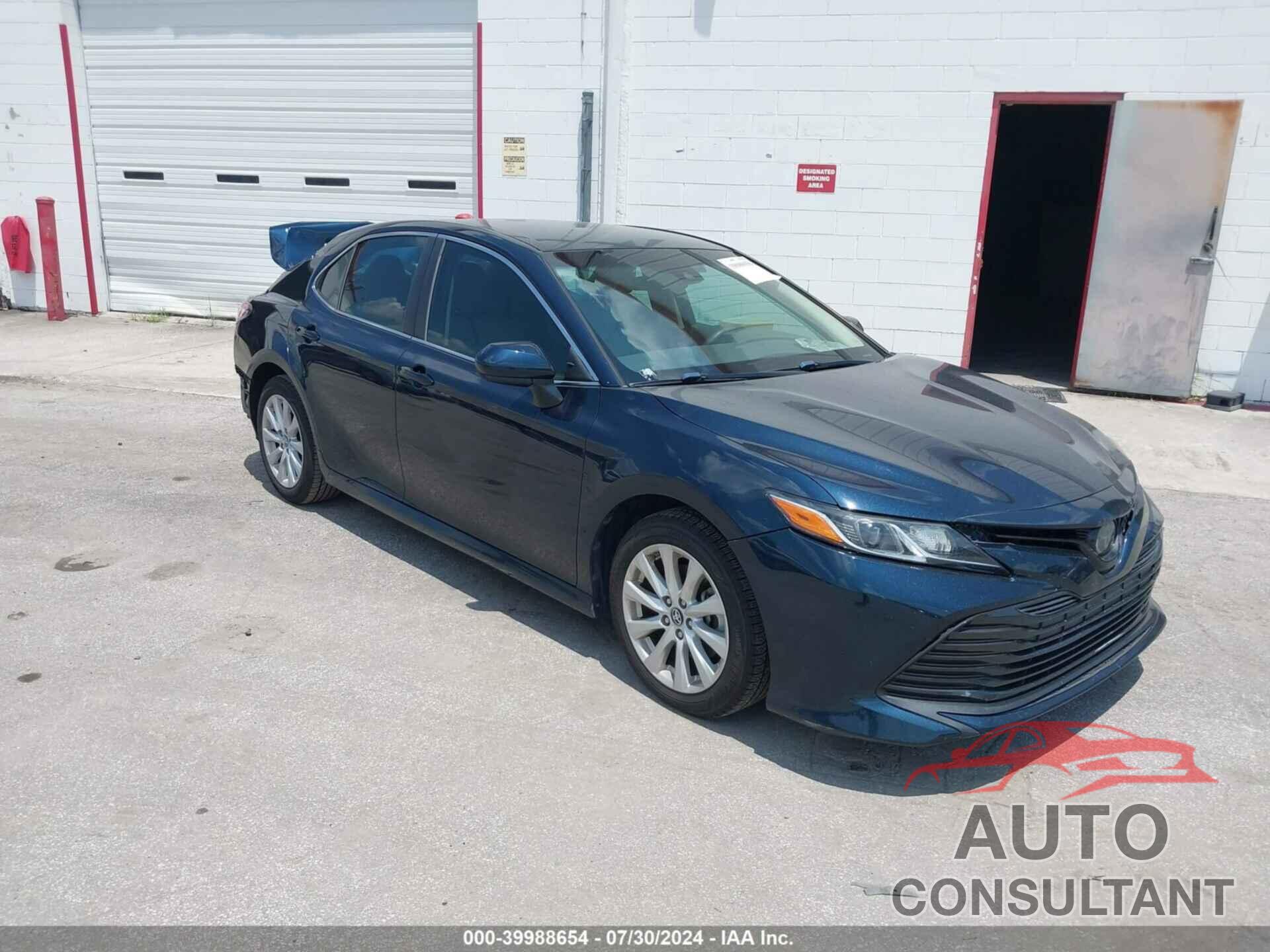 TOYOTA CAMRY 2018 - 4T1B11HK4JU641952