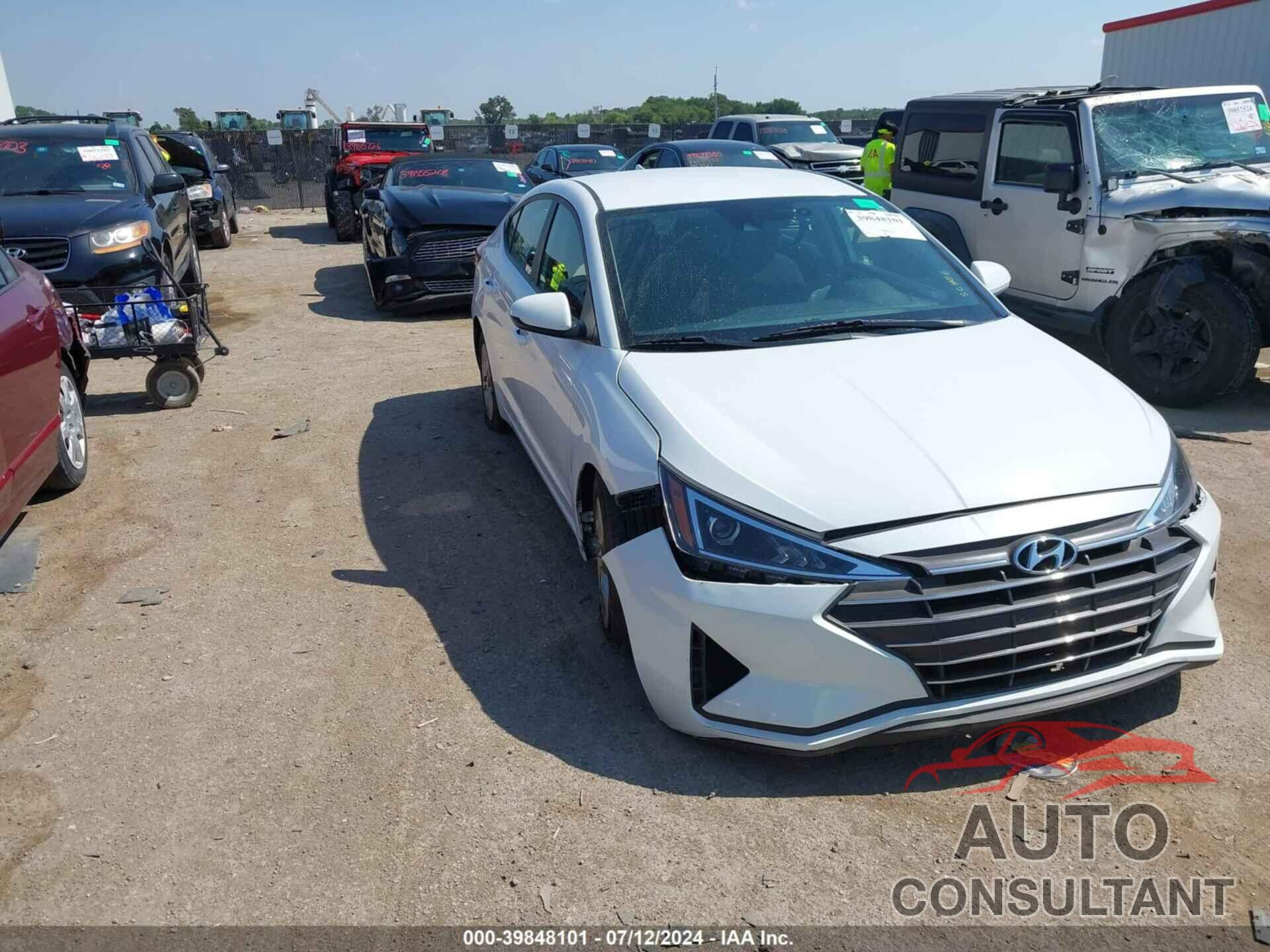 HYUNDAI ELANTRA 2019 - 5NPD84LF4KH480308