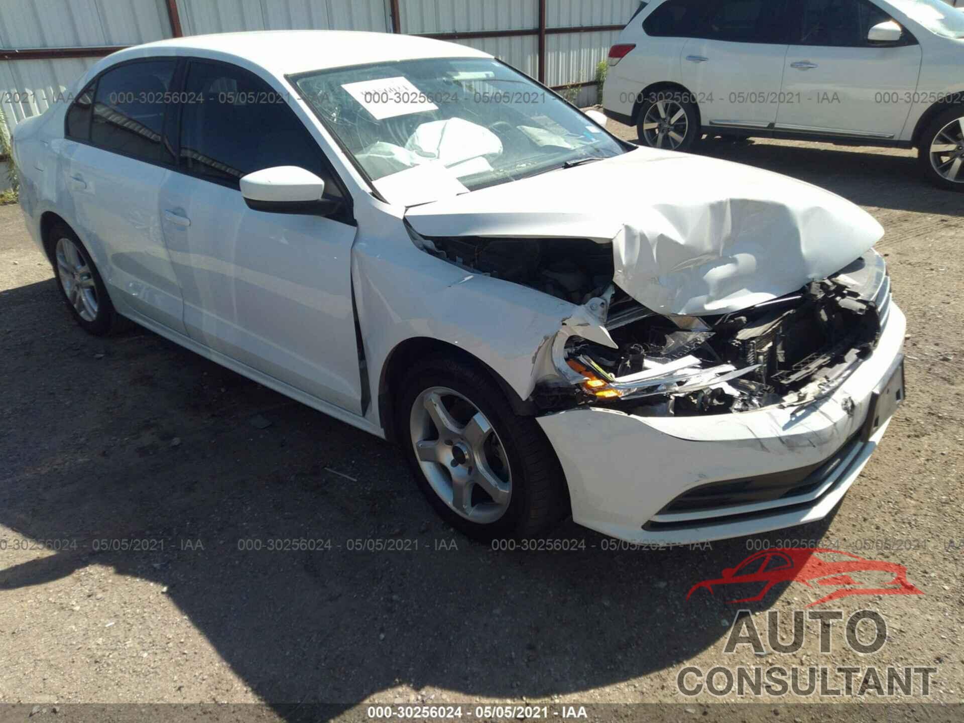 VOLKSWAGEN JETTA 2018 - 3VW2B7AJ8JM248138