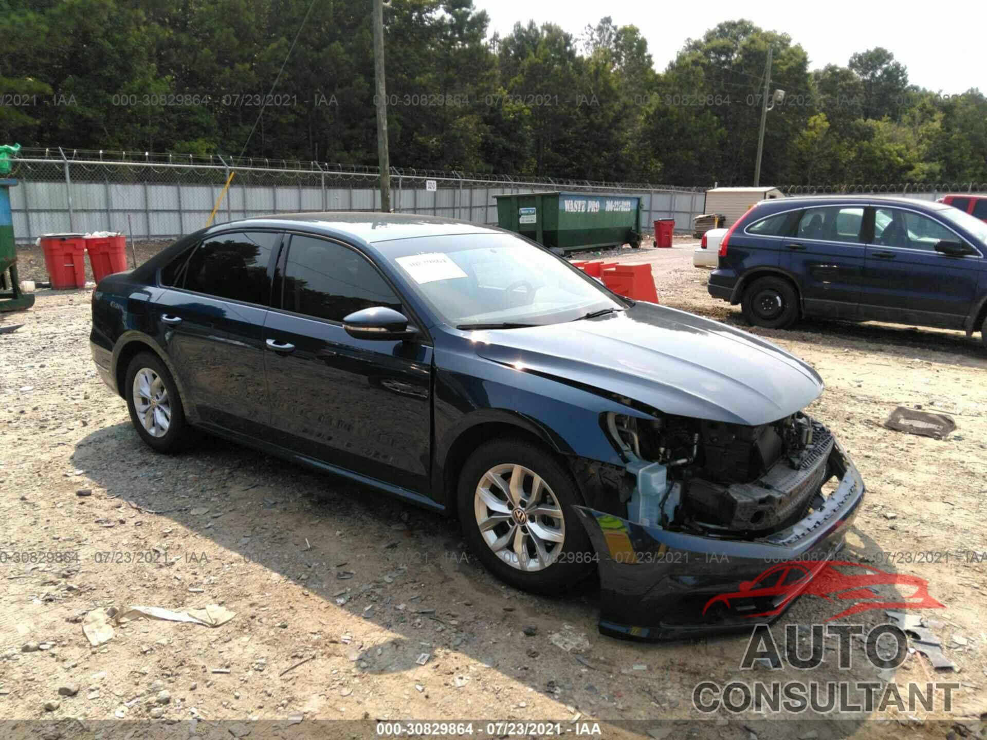 VOLKSWAGEN PASSAT 2018 - 1VWAA7A35JC023385