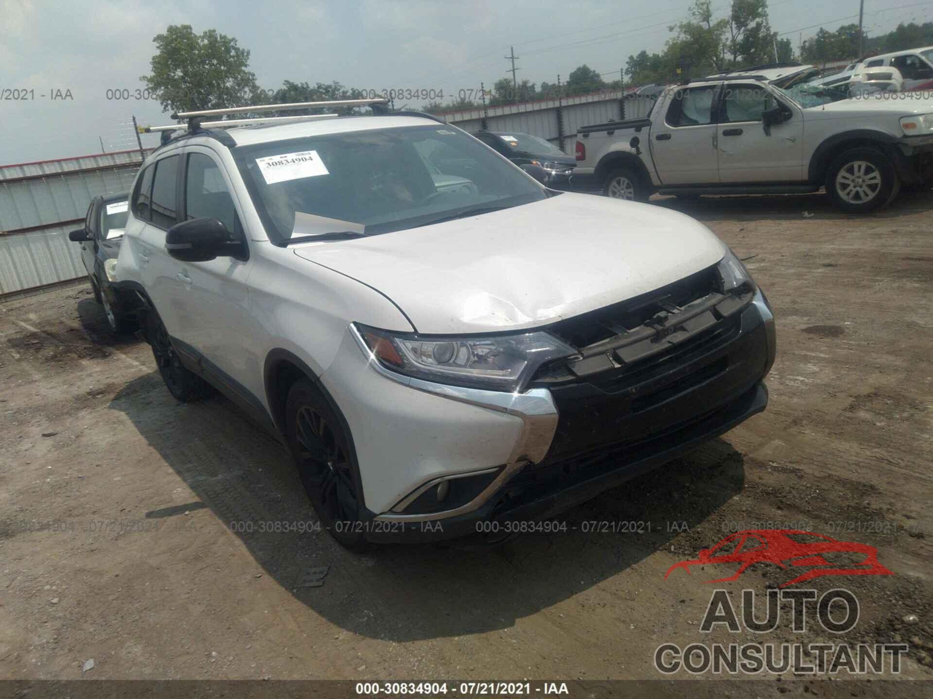 MITSUBISHI OUTLANDER 2018 - JA4AD3A33JZ036601