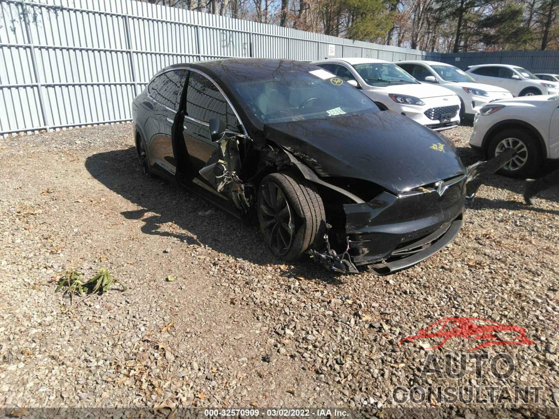 TESLA MODEL X 2018 - 5YJXCAE22JF137269