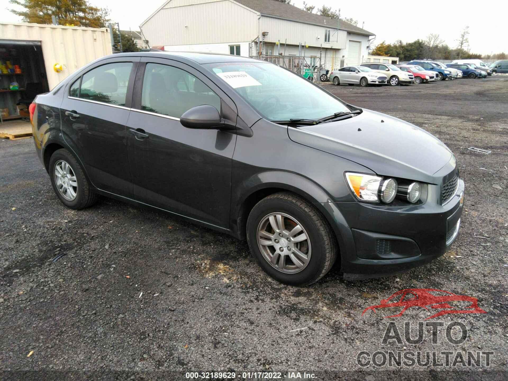 CHEVROLET SONIC 2016 - 1G1JC5SH2G4136170