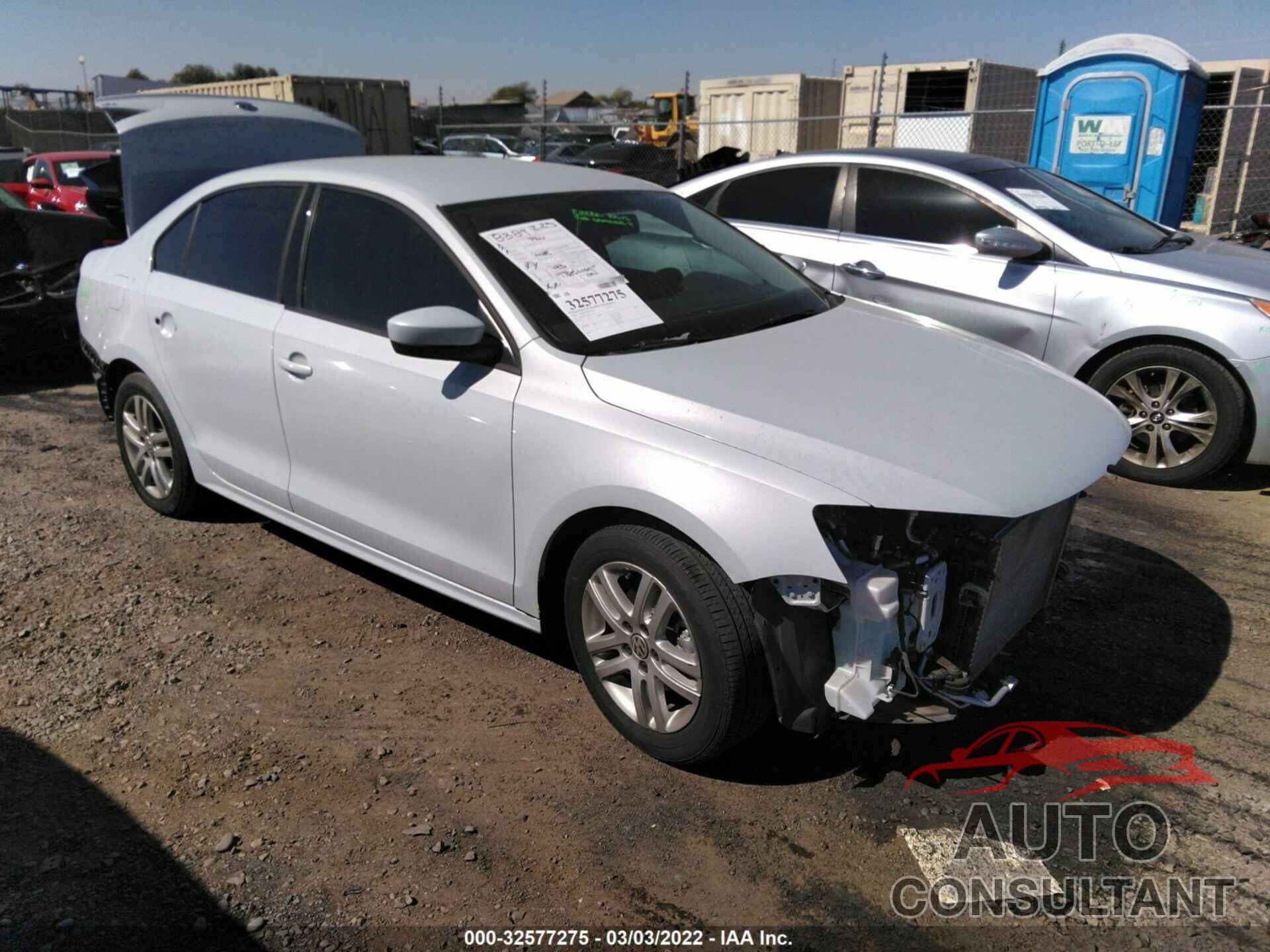 VOLKSWAGEN JETTA 2018 - 3VW2B7AJ4JM241252