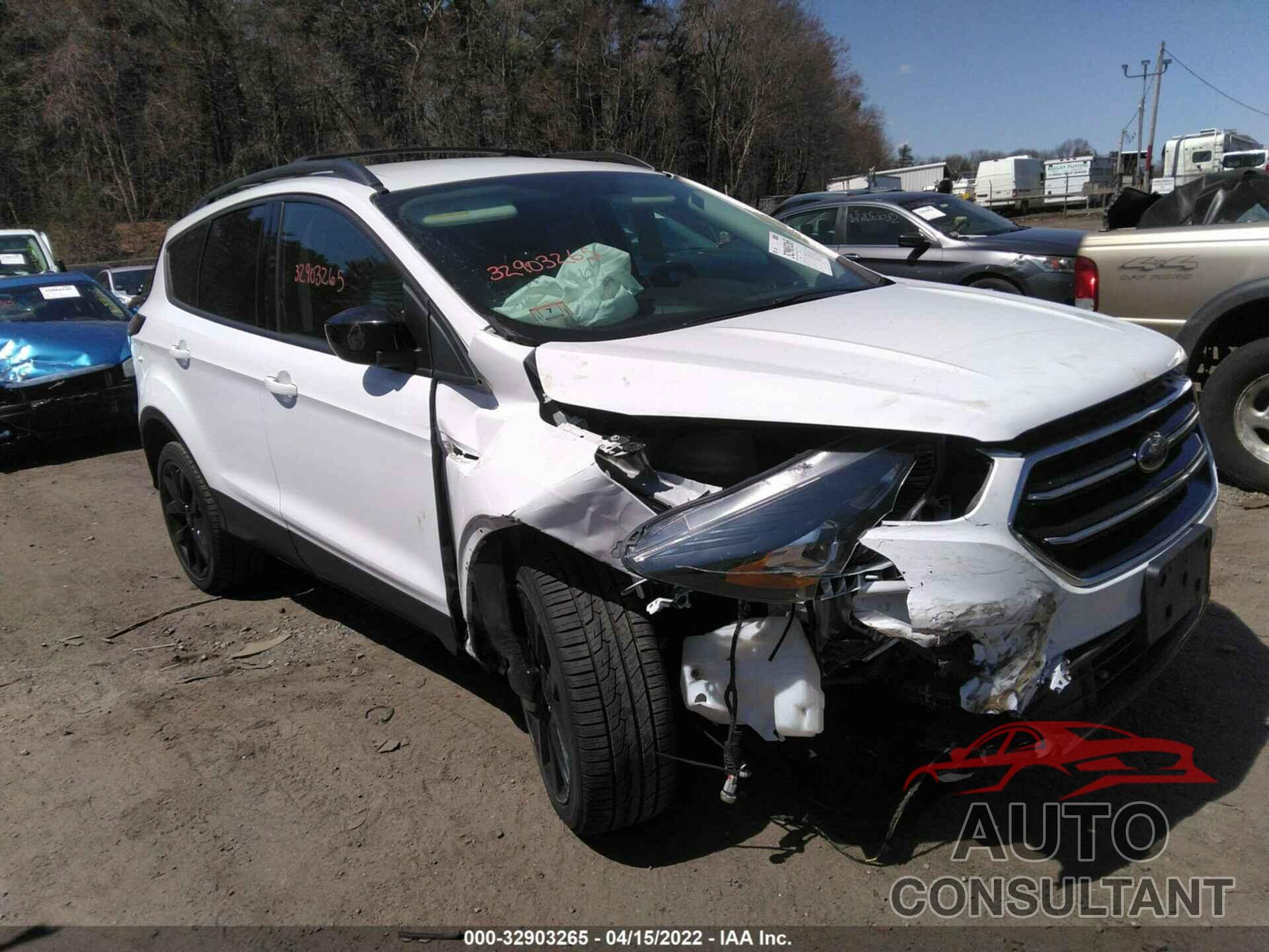 FORD ESCAPE 2017 - 1FMCU9GD3HUD14417