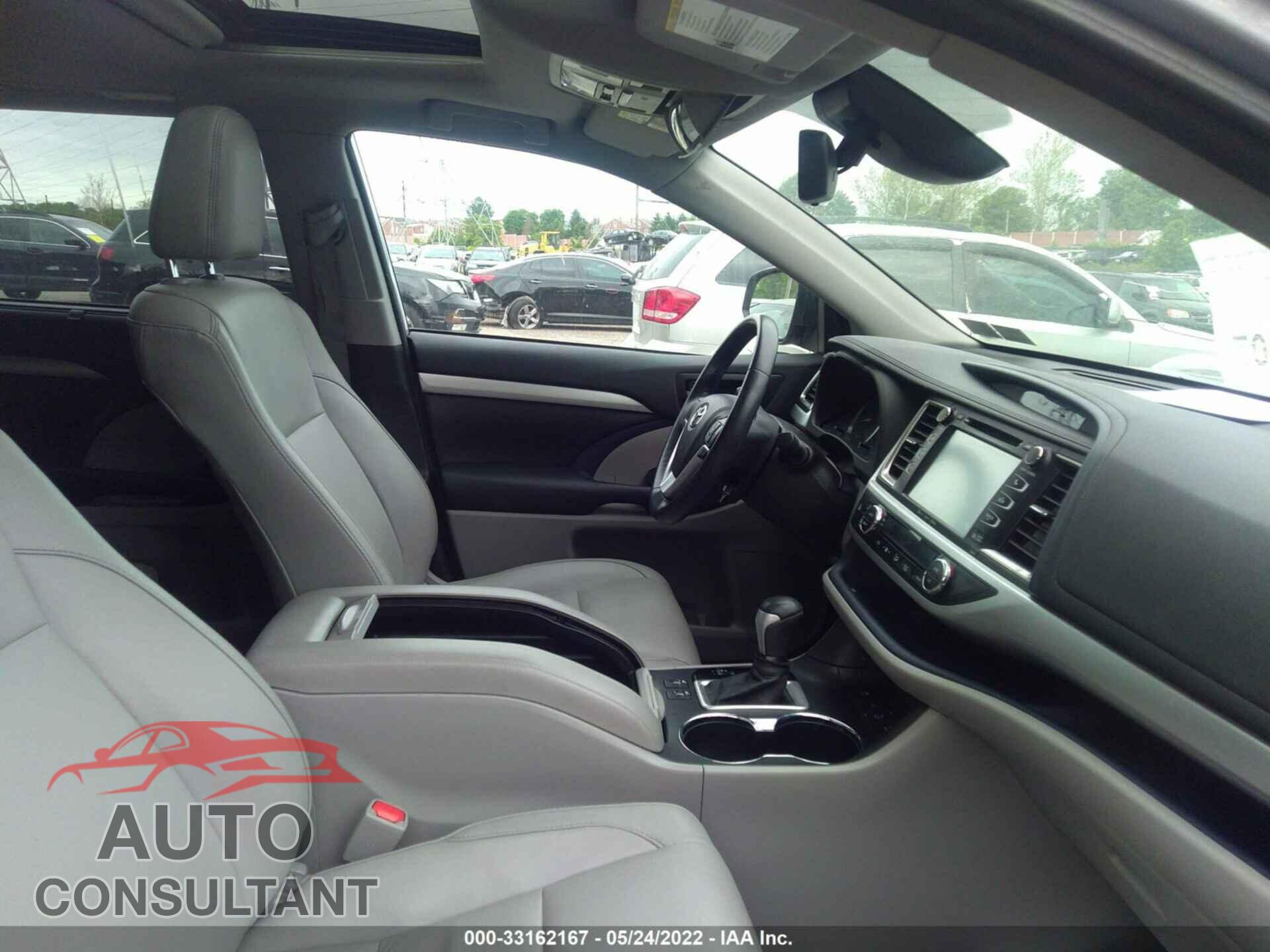 TOYOTA HIGHLANDER 2018 - 5TDJZRFH4JS525976