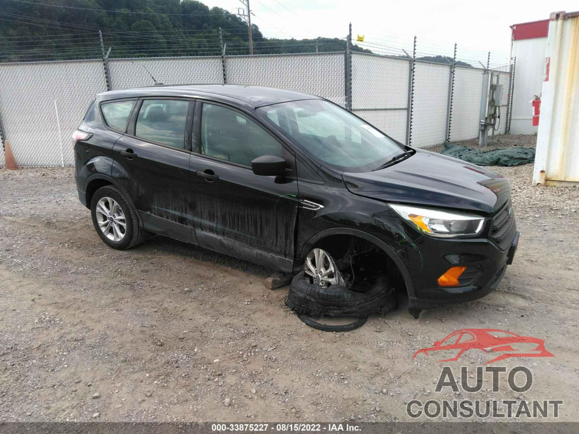 FORD ESCAPE 2017 - 1FMCU0F73HUA45617