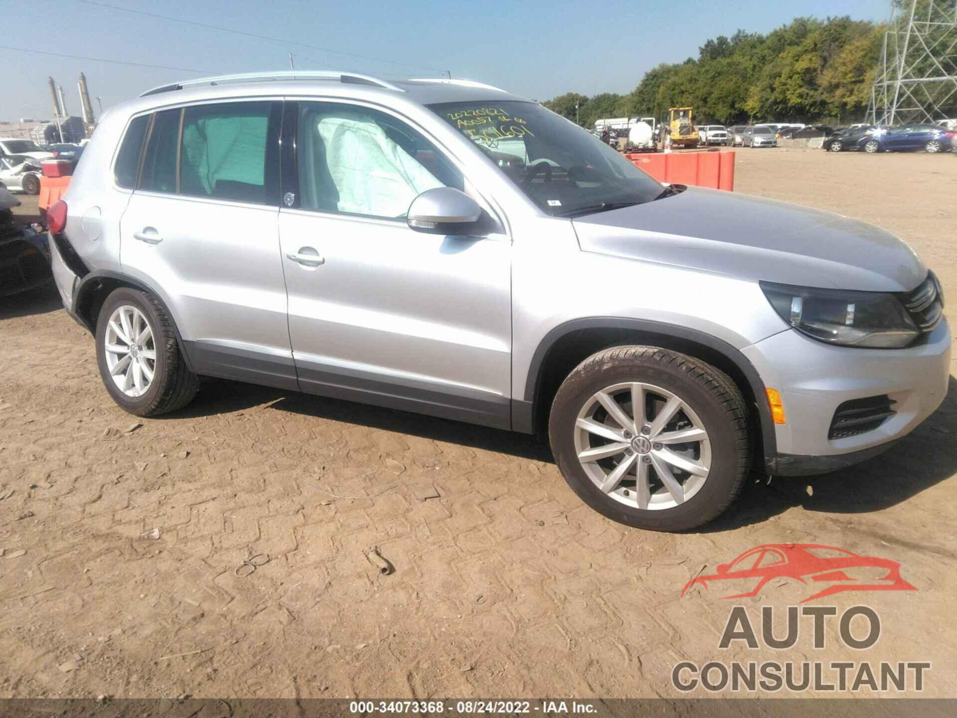 VOLKSWAGEN TIGUAN 2017 - WVGRV7AX7HW501601