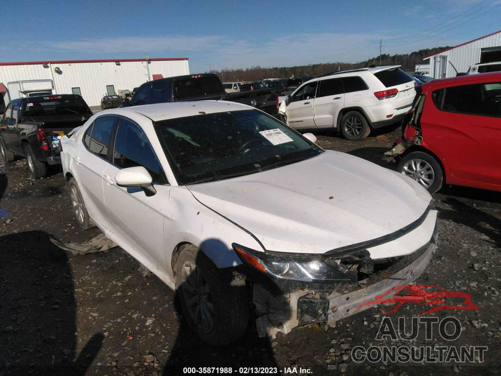 TOYOTA CAMRY 2018 - 4T1B11HKXJU581871