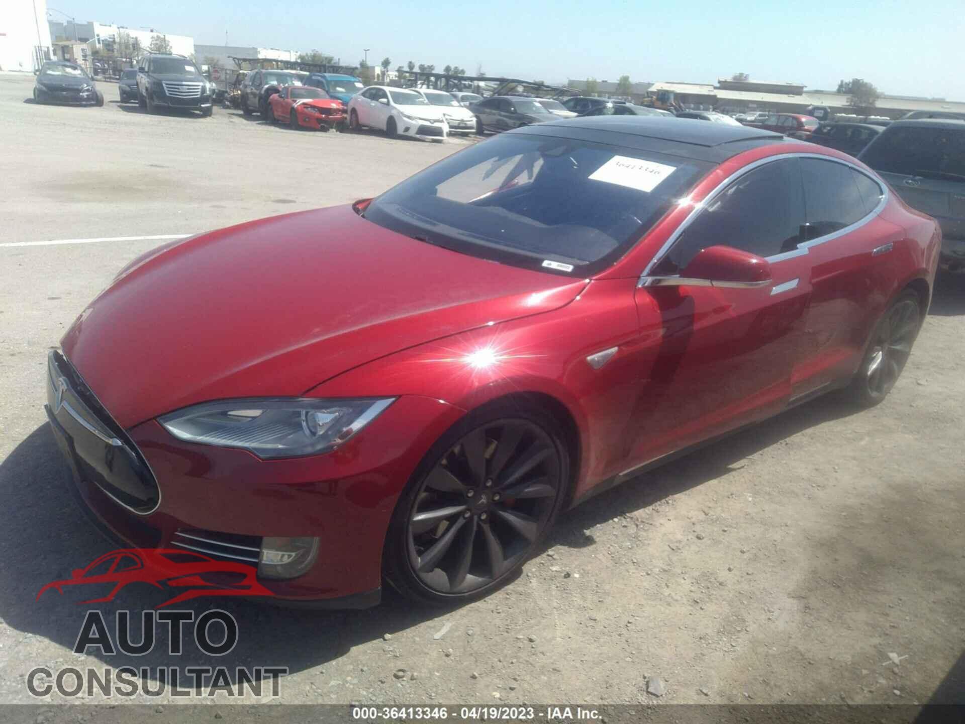 TESLA MODEL S 2015 - 5YJSA1E44FF104475