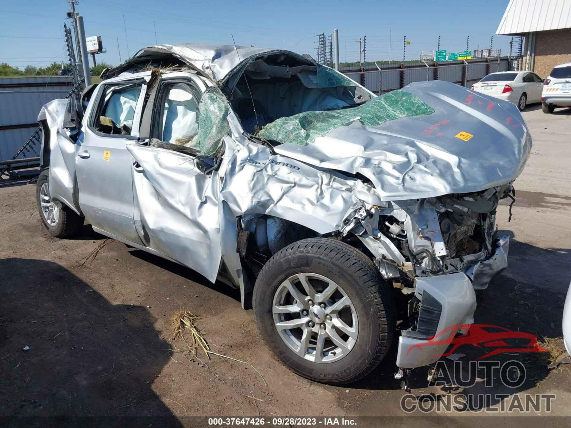 CHEVROLET SILVERADO 1500 2021 - 1GCUYEED1MZ207727