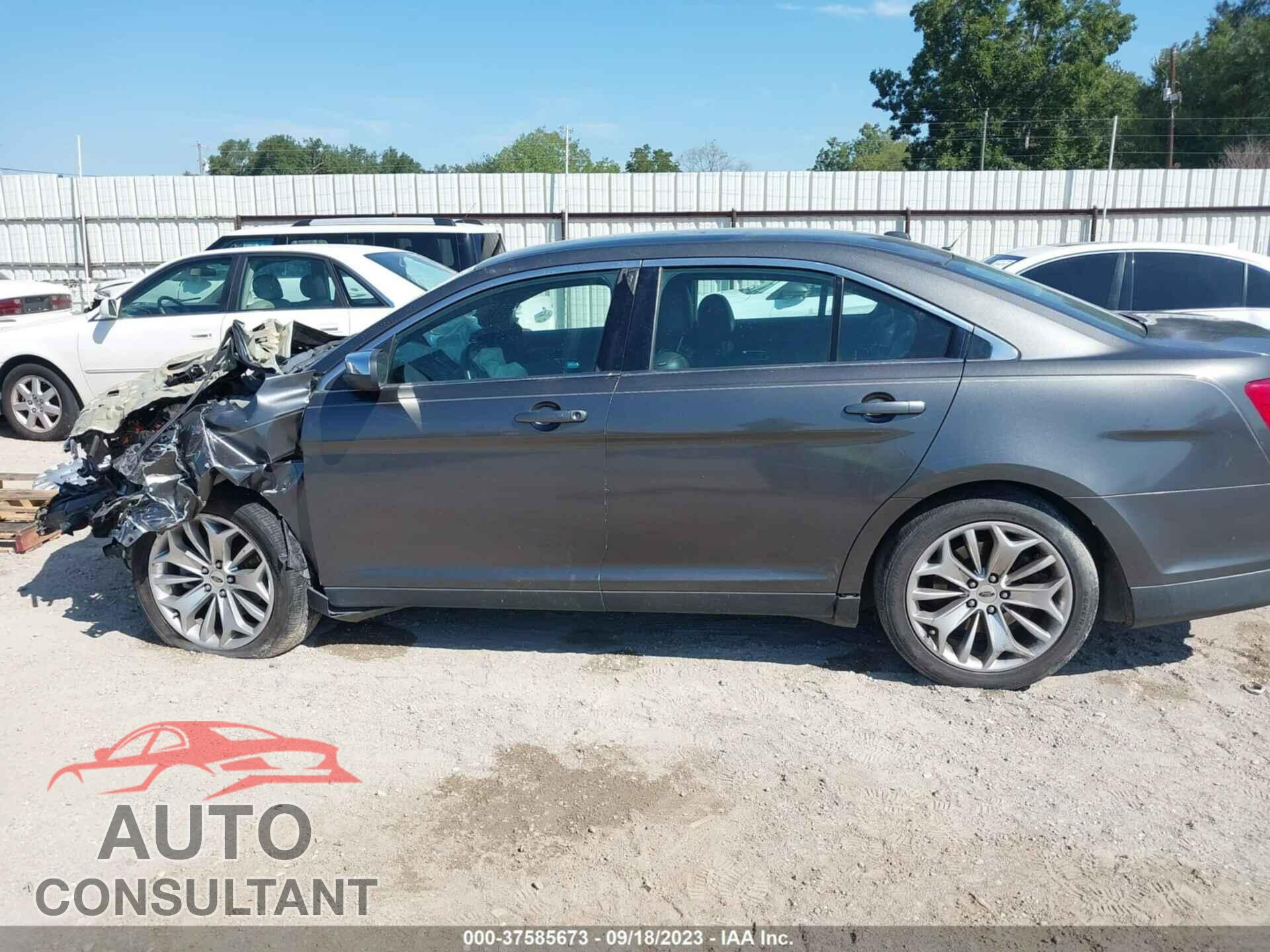 FORD TAURUS 2017 - 1FAHP2F83HG111674