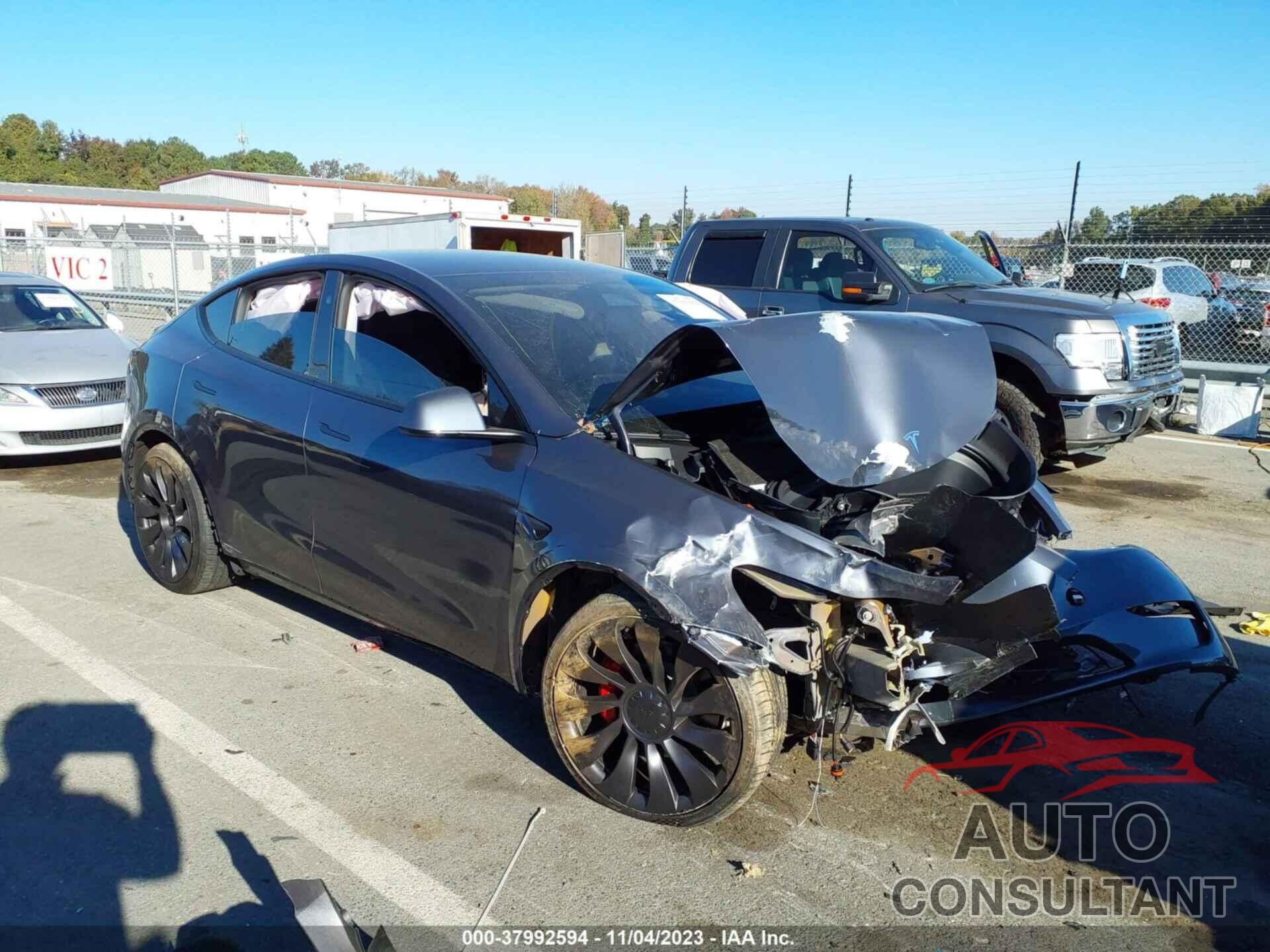 TESLA MODEL Y 2023 - 7SAYGDEF6PF870532
