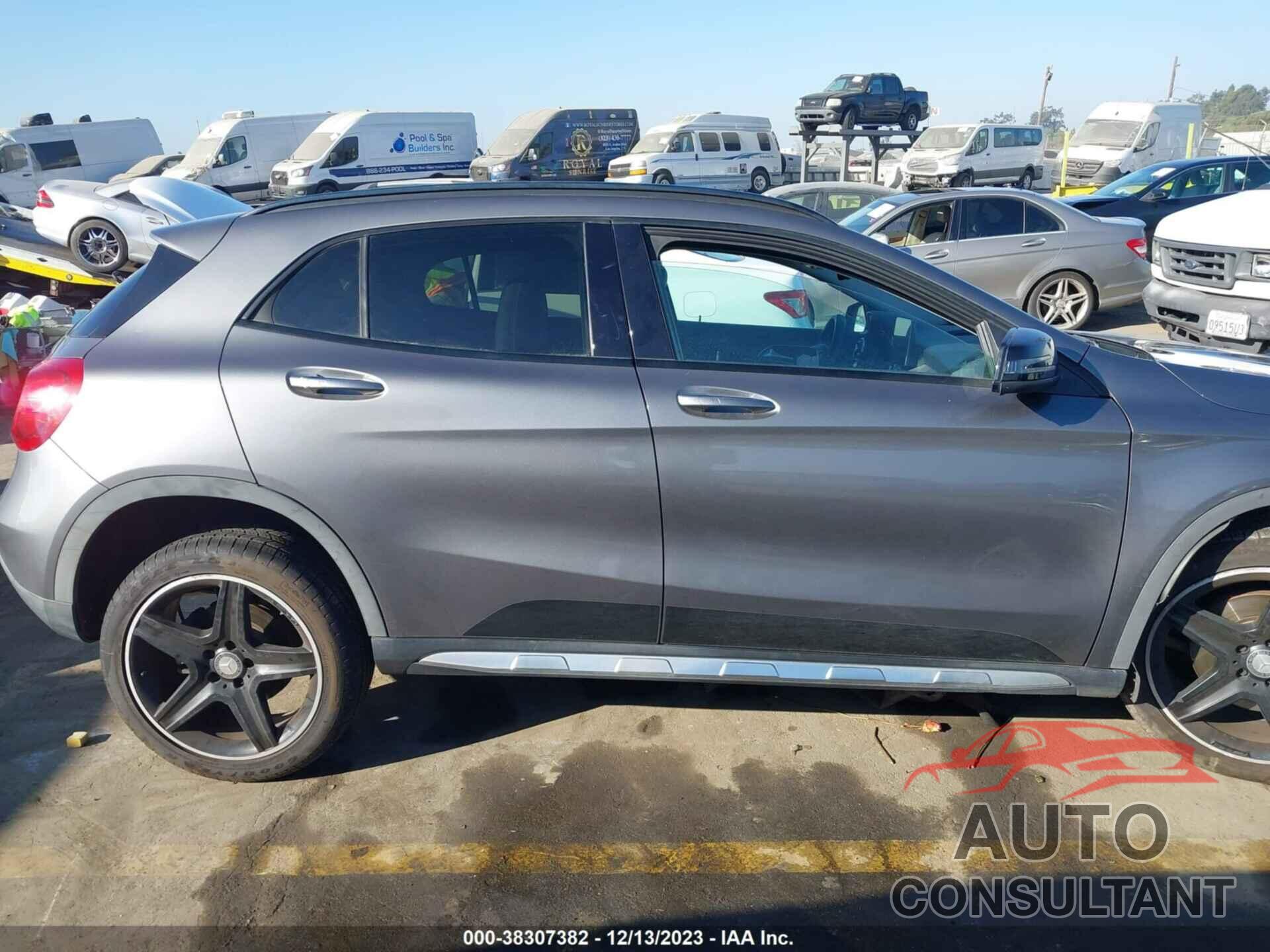 MERCEDES-BENZ GLA 2017 - WDCTG4EB3HJ284704