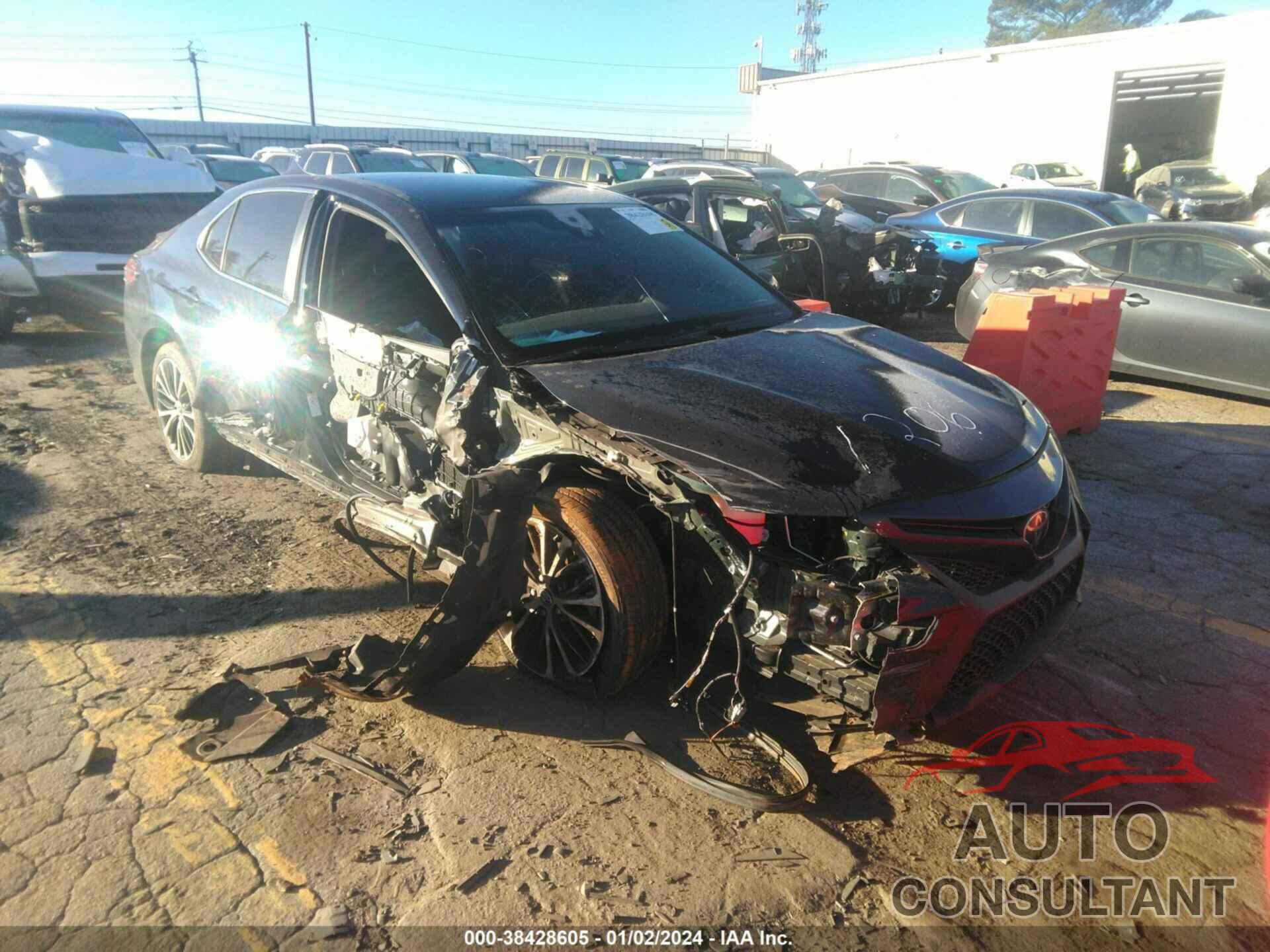 TOYOTA CAMRY 2018 - JTNB11HK2J3051206