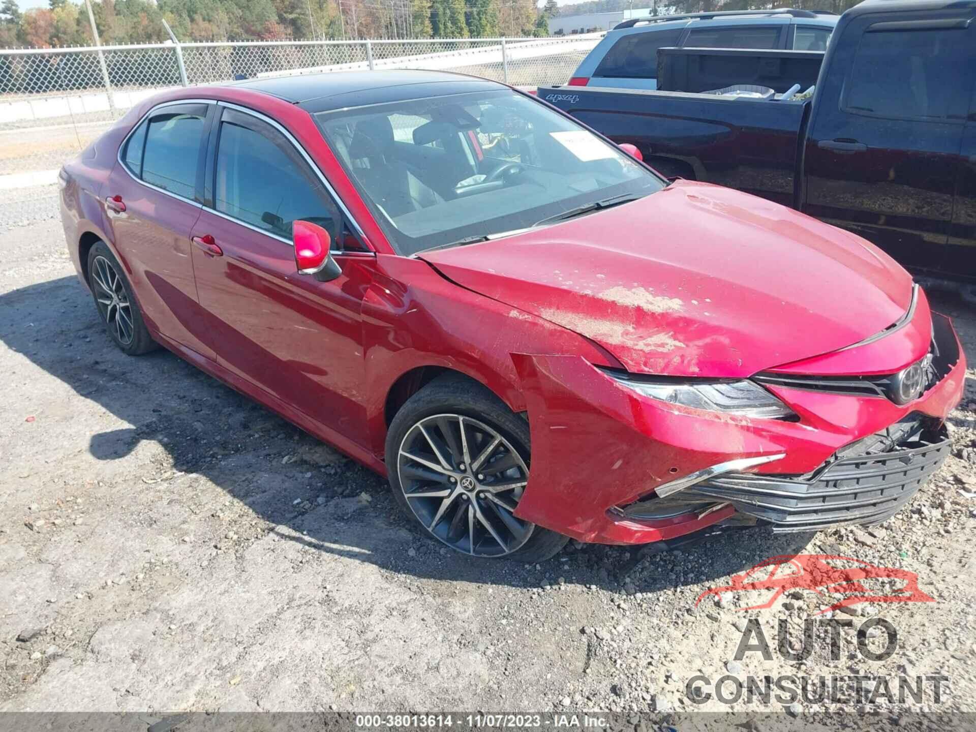 TOYOTA CAMRY 2023 - 4T1F11AK6PU087401