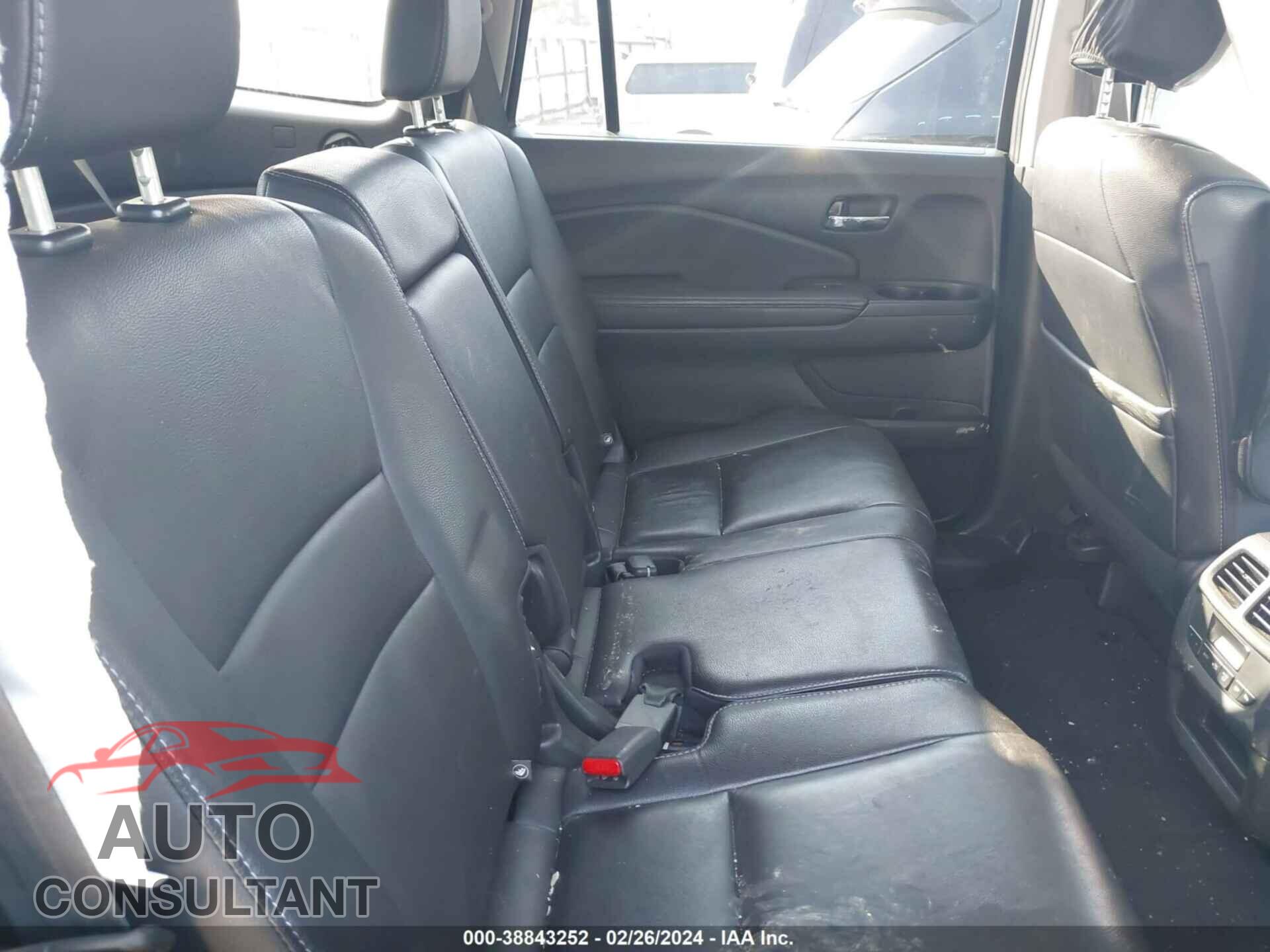 HONDA PILOT 2017 - 5FNYF5H58HB038720