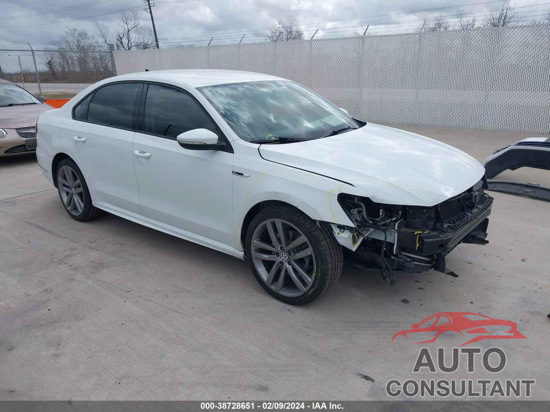 VOLKSWAGEN PASSAT 2018 - 1VWAA7A31JC003909