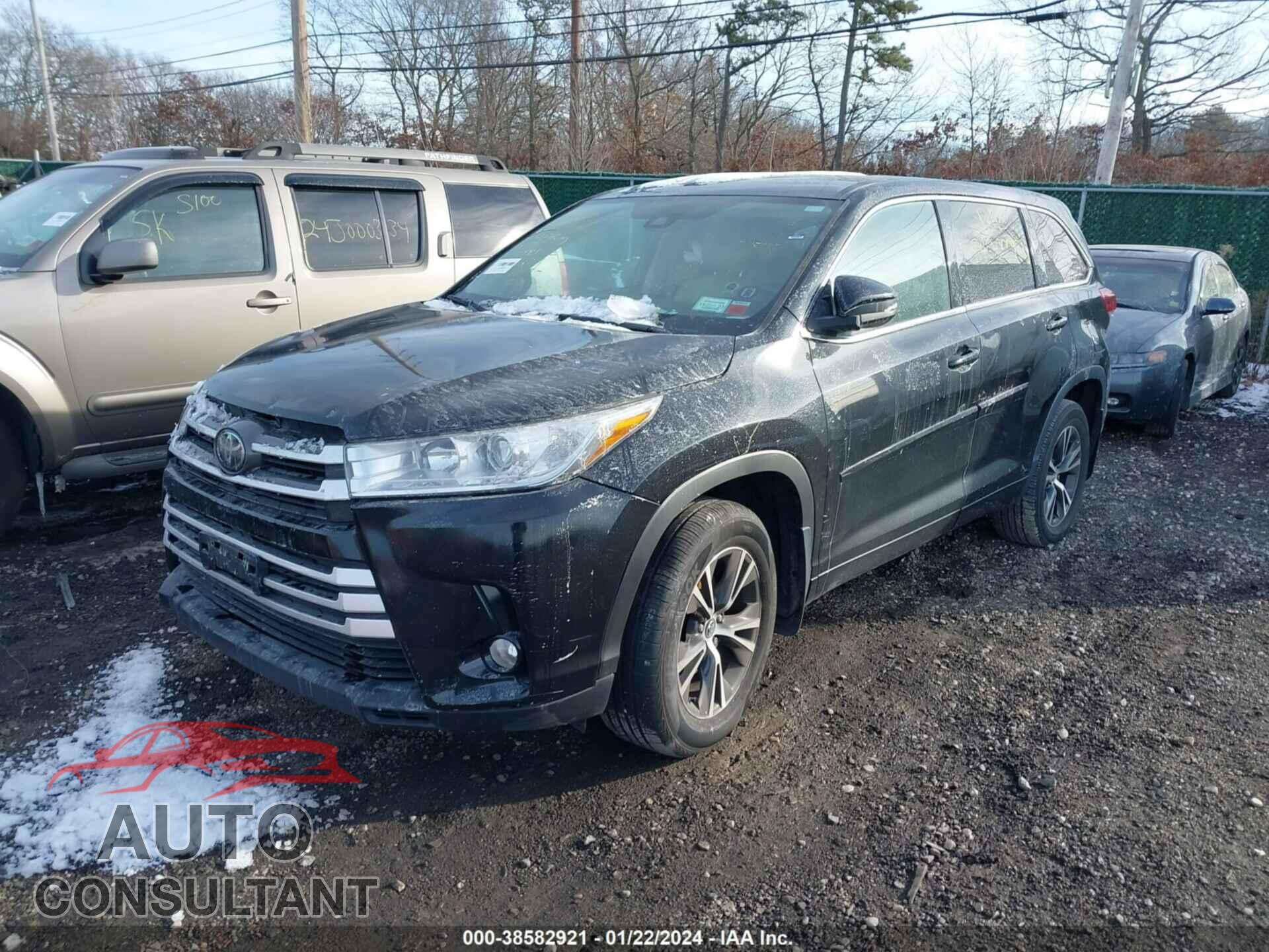 TOYOTA HIGHLANDER 2018 - 5TDBZRFH1JS882617