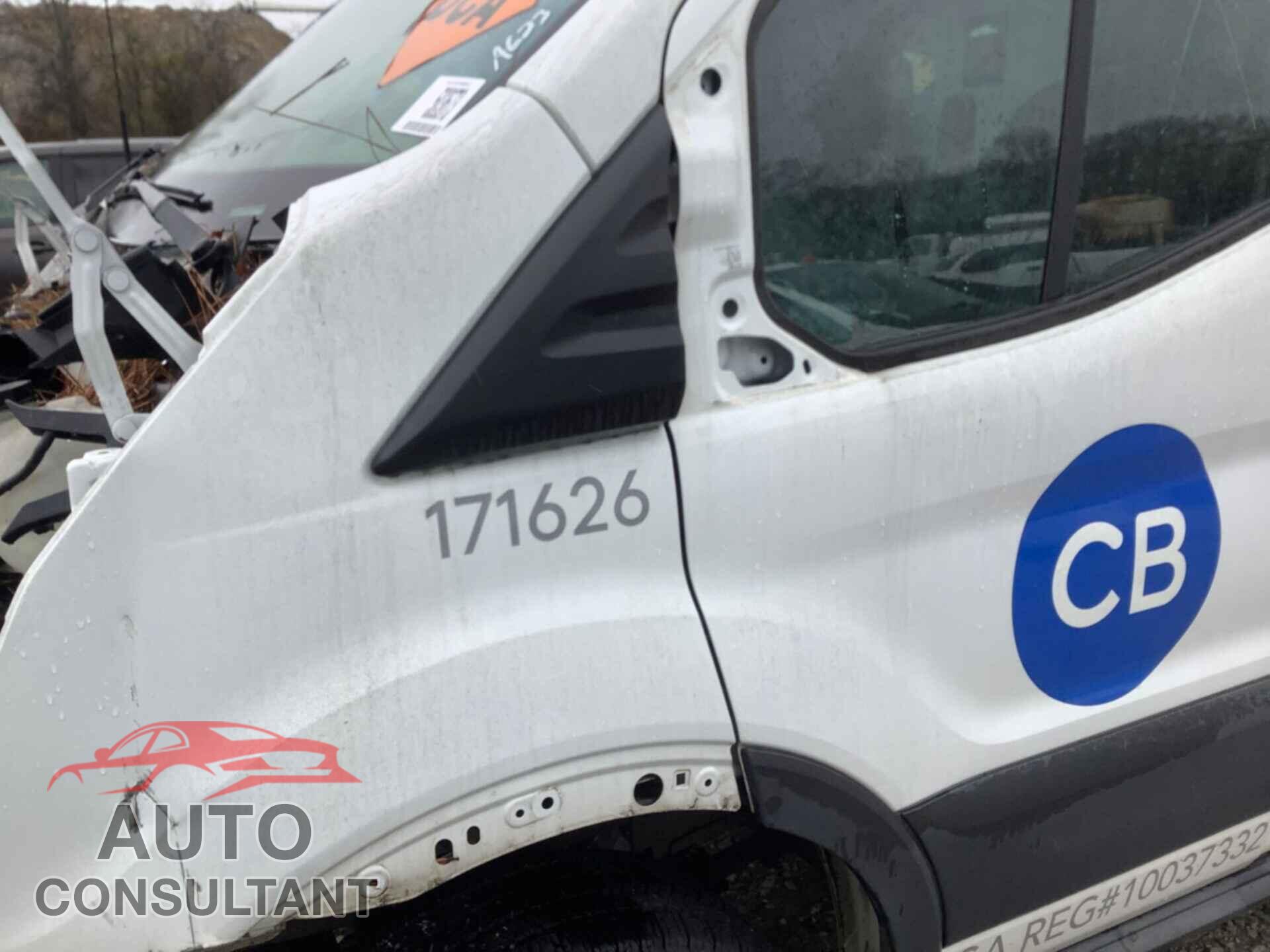 FORD TRANSIT-250 2017 - 1FTYR1YM0HKB05949