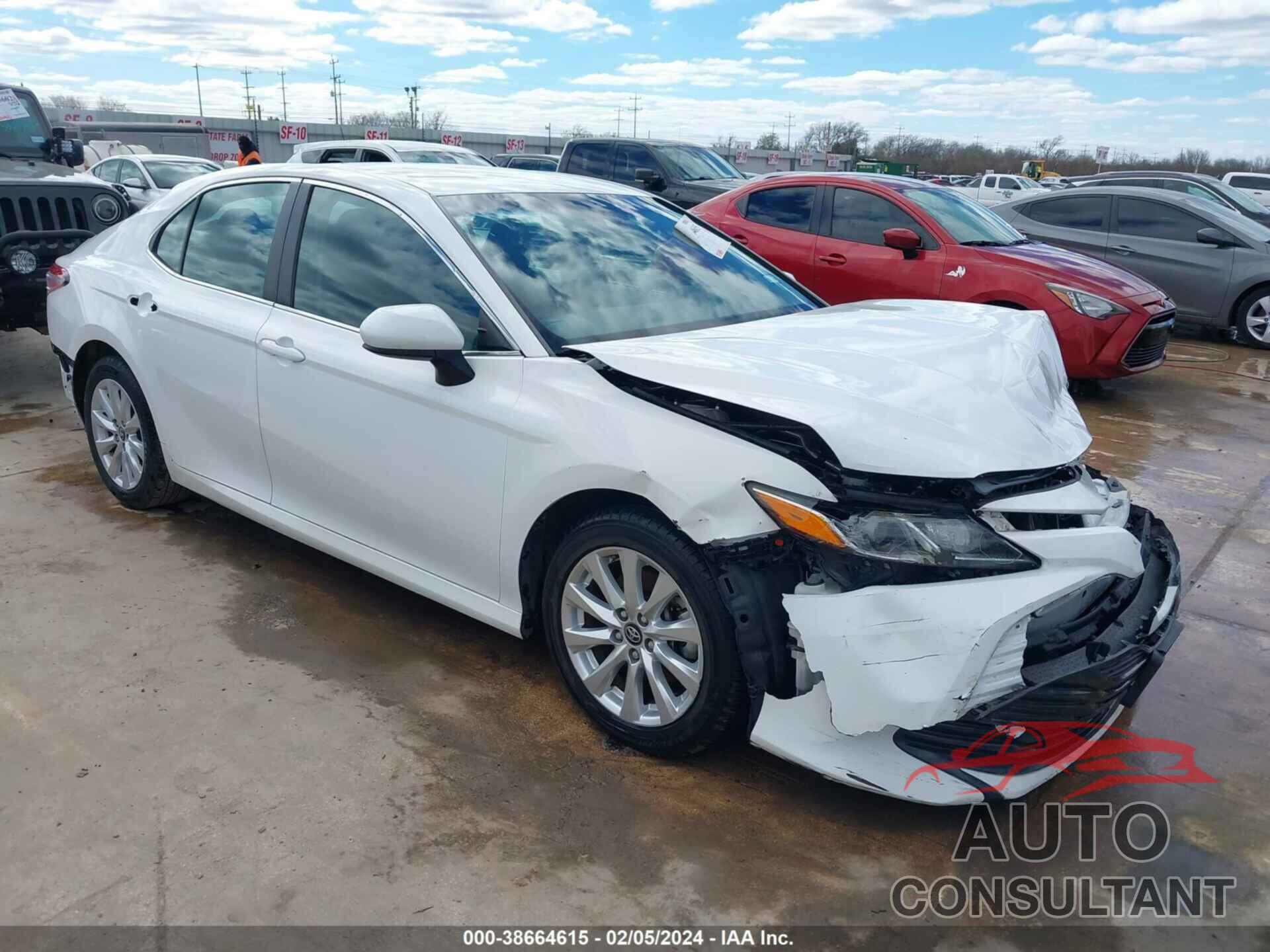 TOYOTA CAMRY 2018 - 4T1B11HK7JU528058