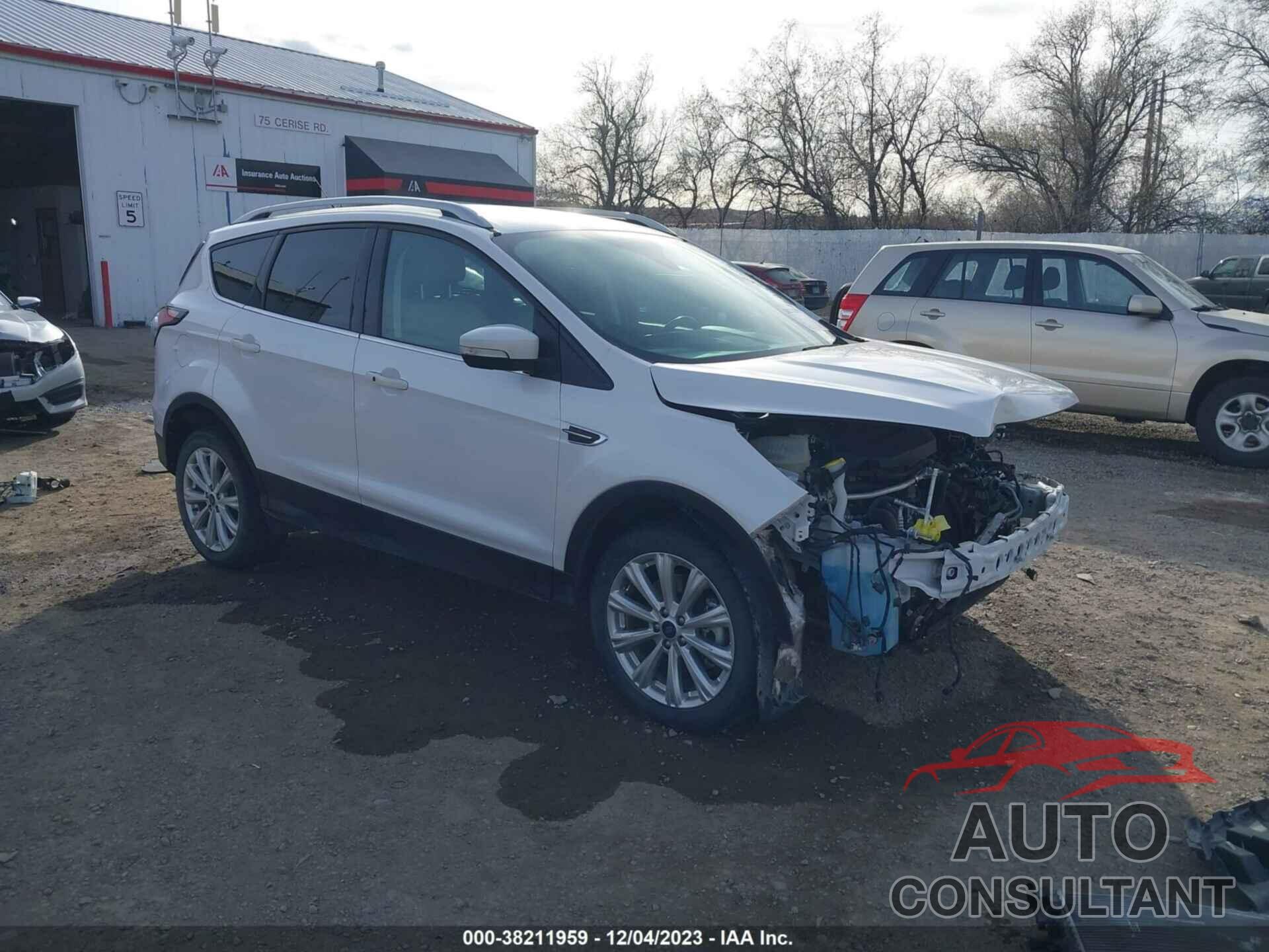 FORD ESCAPE 2017 - 1FMCU9J95HUE95704