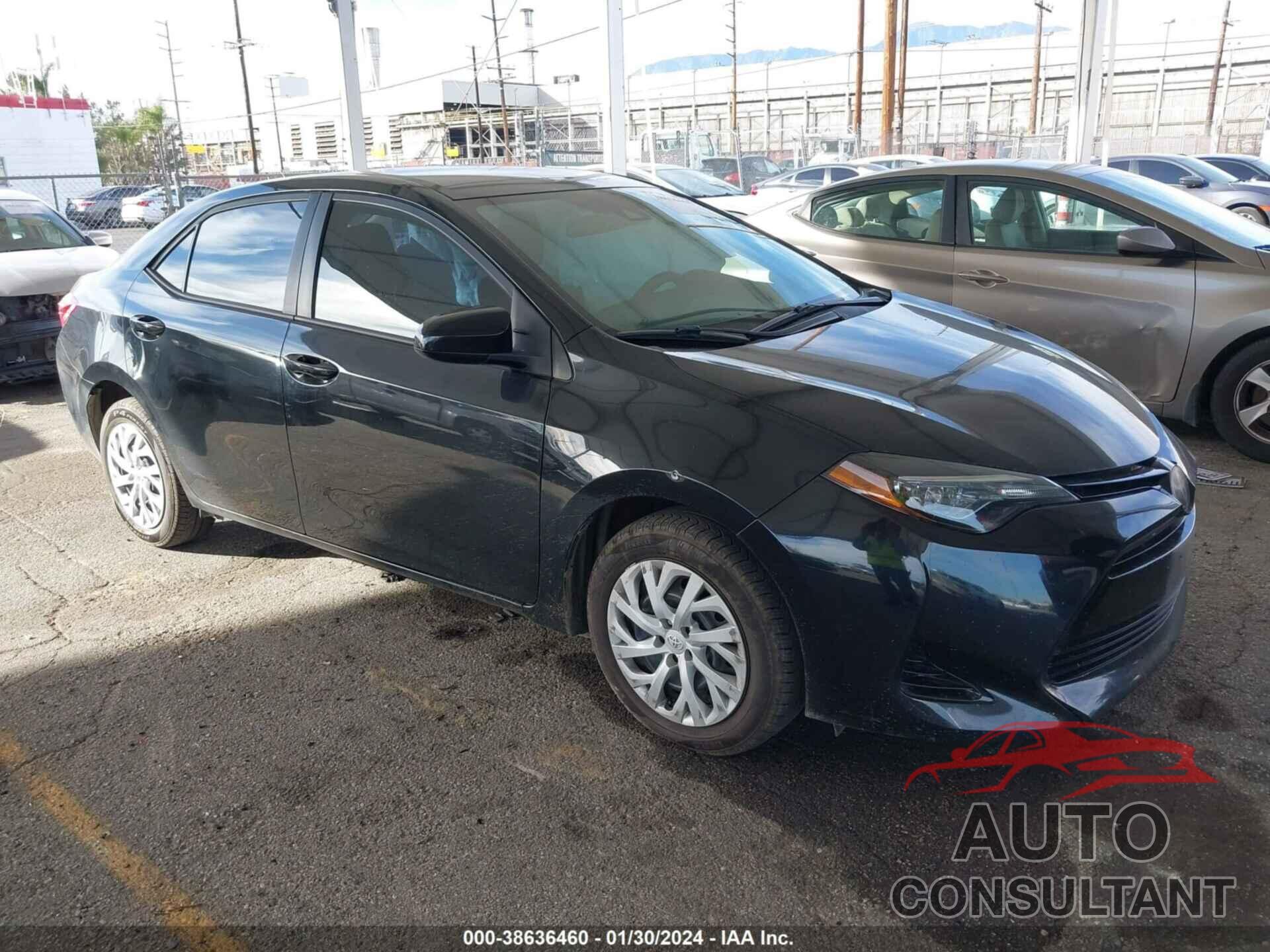 TOYOTA COROLLA 2018 - 5YFBURHE7JP803106