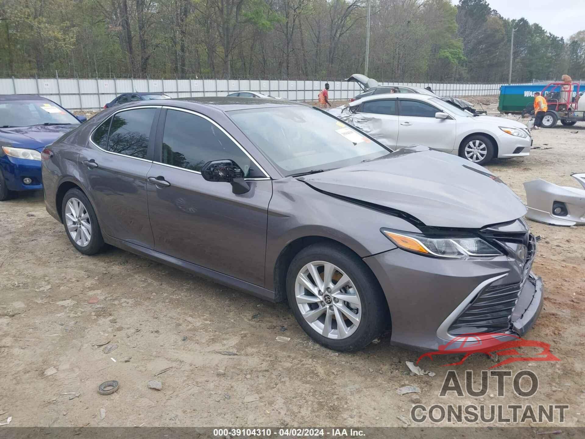 TOYOTA CAMRY 2022 - 4T1C11AK5NU641463