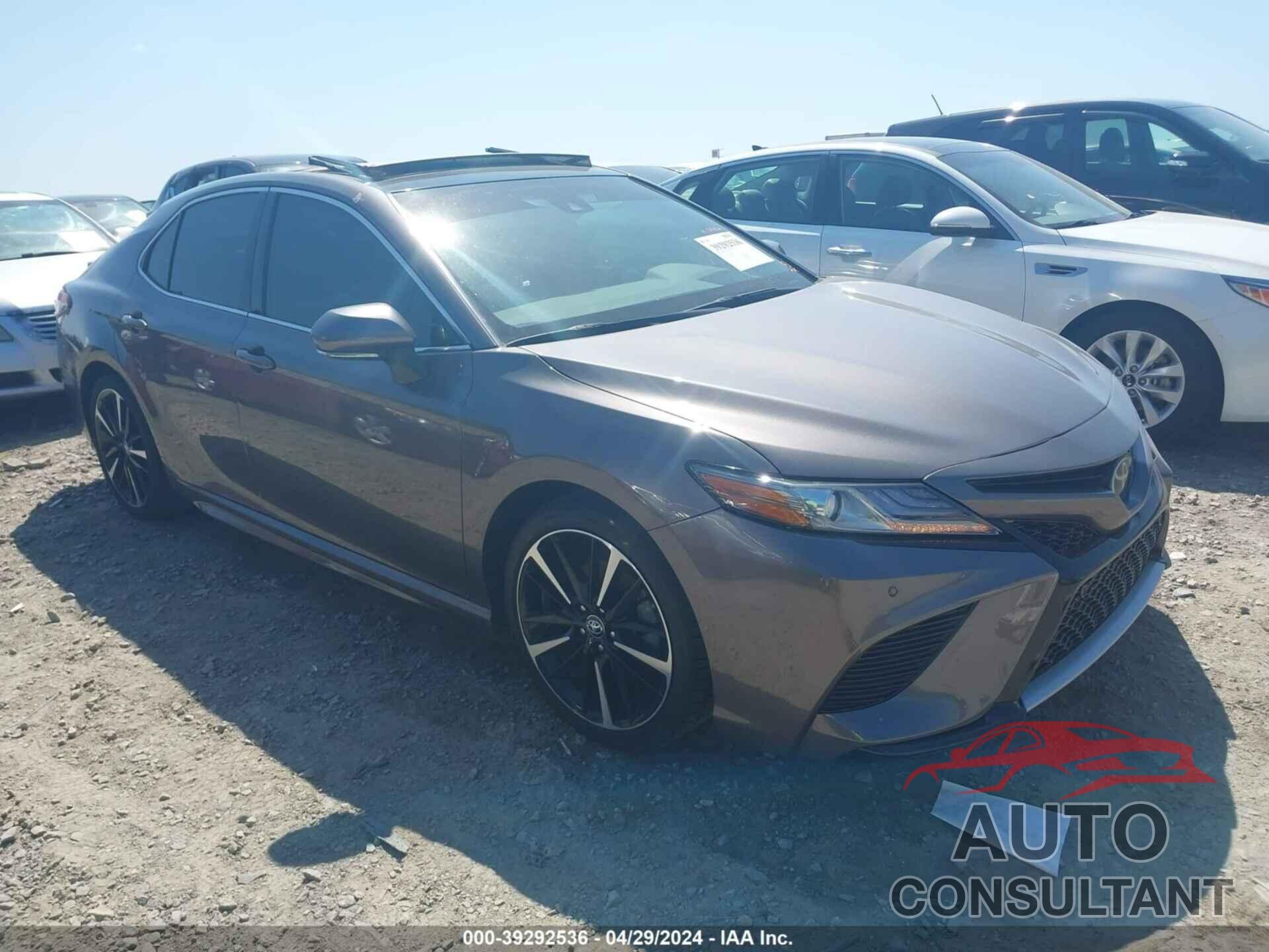 TOYOTA CAMRY 2018 - 4T1B61HK1JU086718