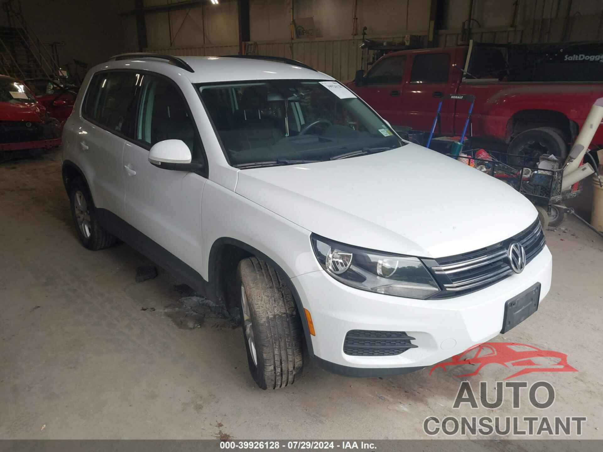 VOLKSWAGEN TIGUAN 2017 - WVGBV7AX8HK031135