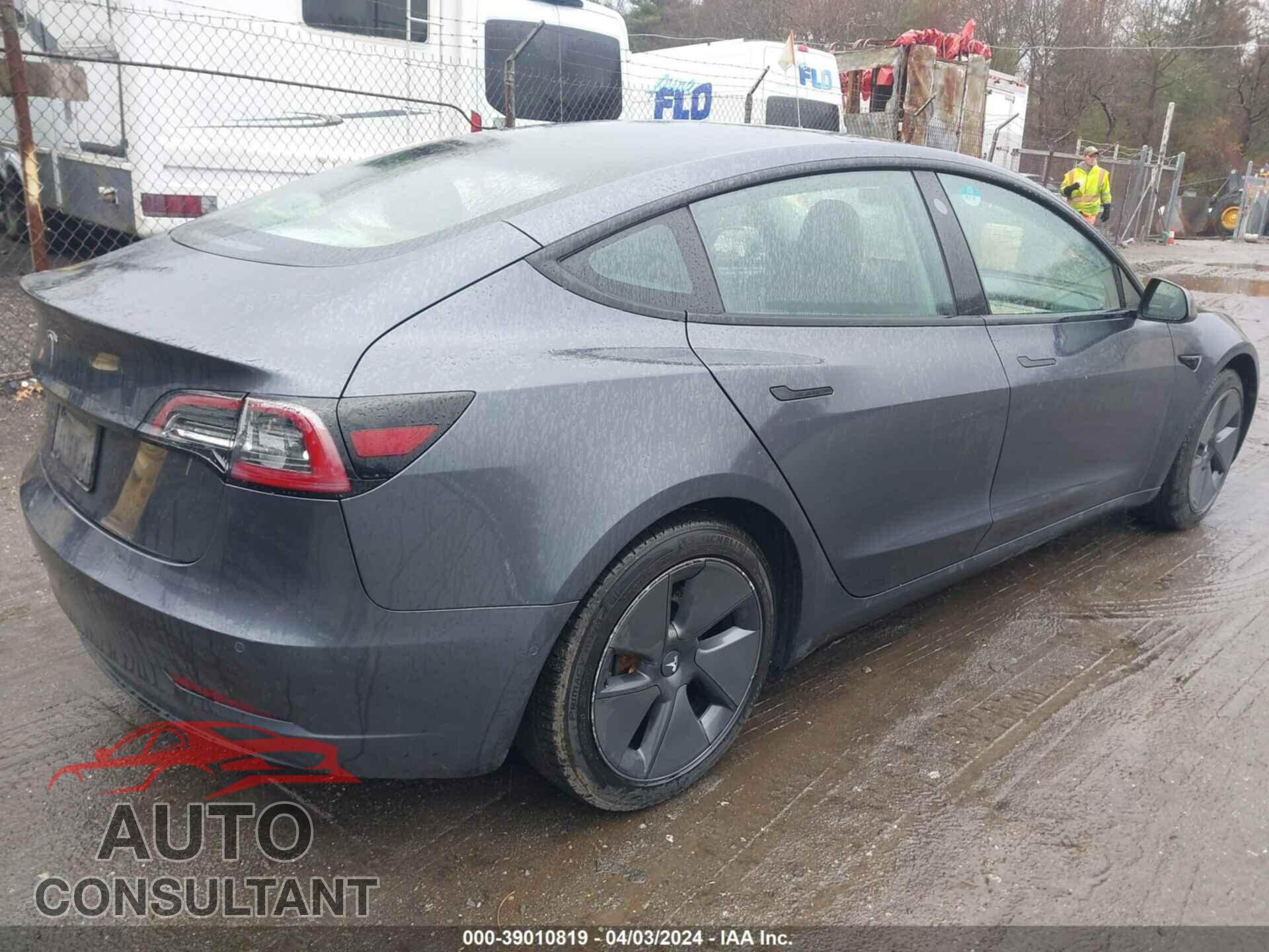 TESLA MODEL 3 2021 - 5YJ3E1EAXMF976705