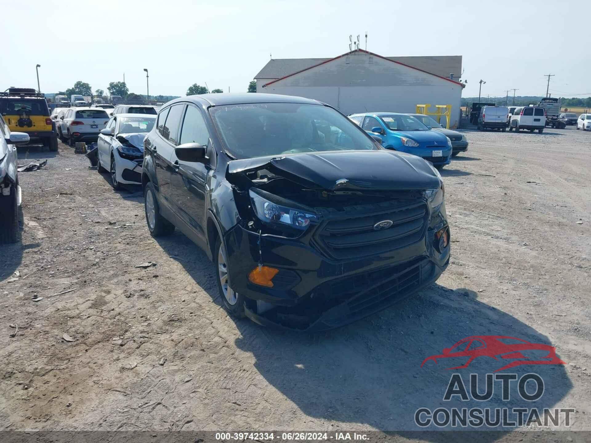 FORD ESCAPE 2018 - 1FMCU0F71JUD00500