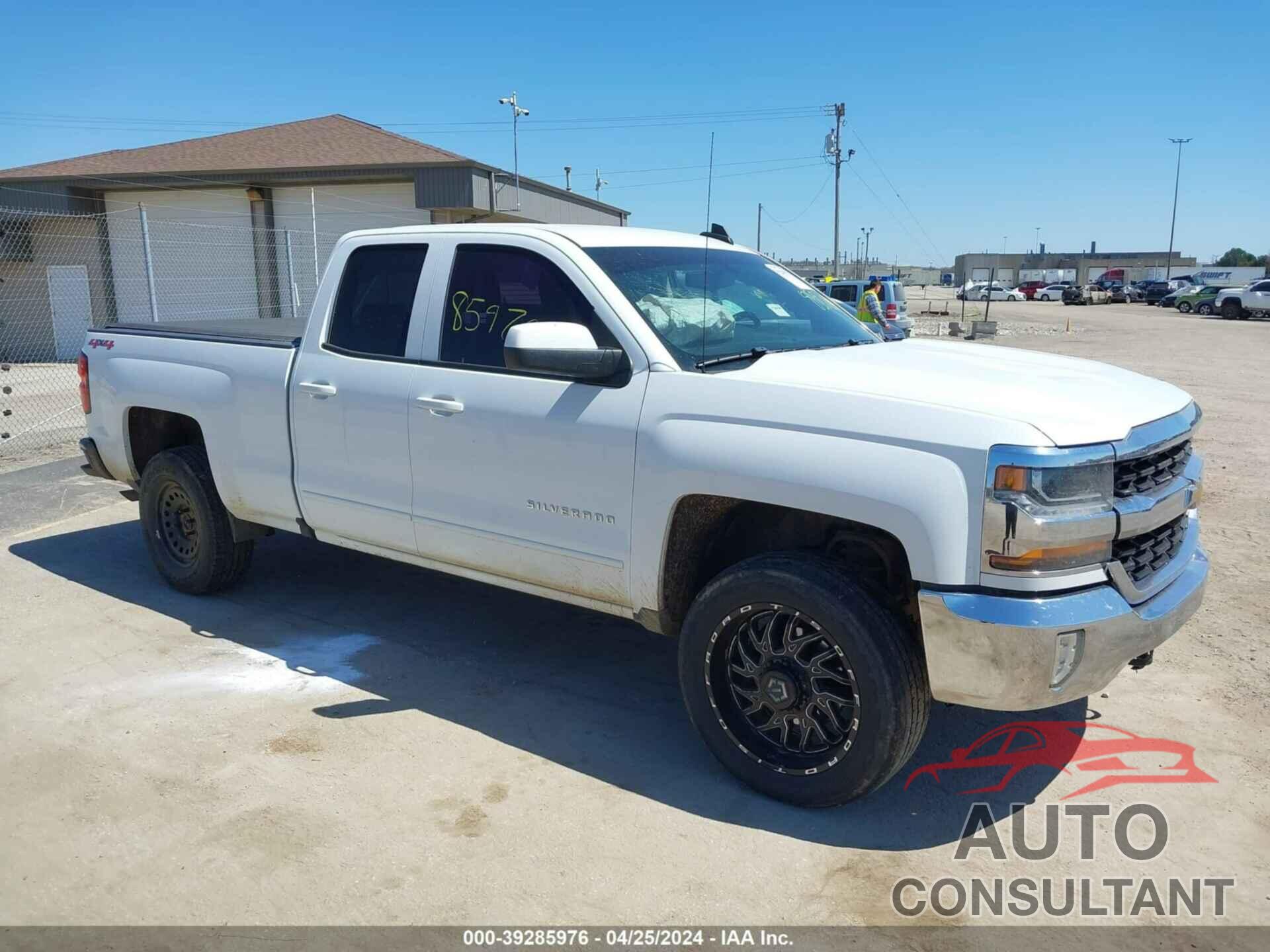 CHEVROLET SILVERADO 1500 2016 - 1GCVKREC7GZ176105