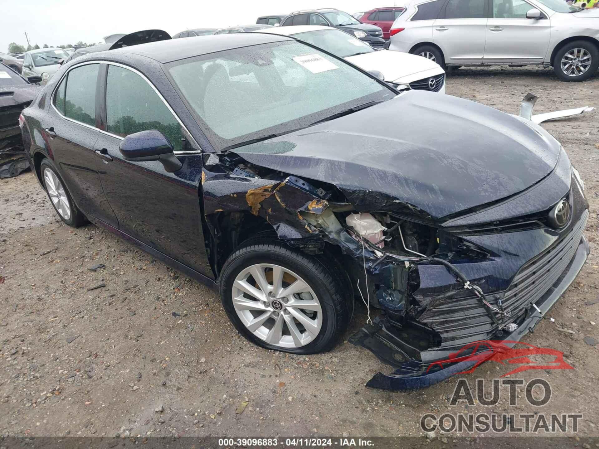 TOYOTA CAMRY 2022 - 4T1C11AK3NU637864