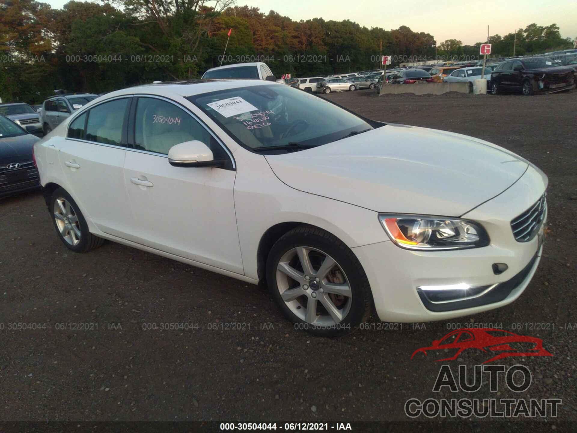 VOLVO S60 2016 - YV1612TK7G2413140