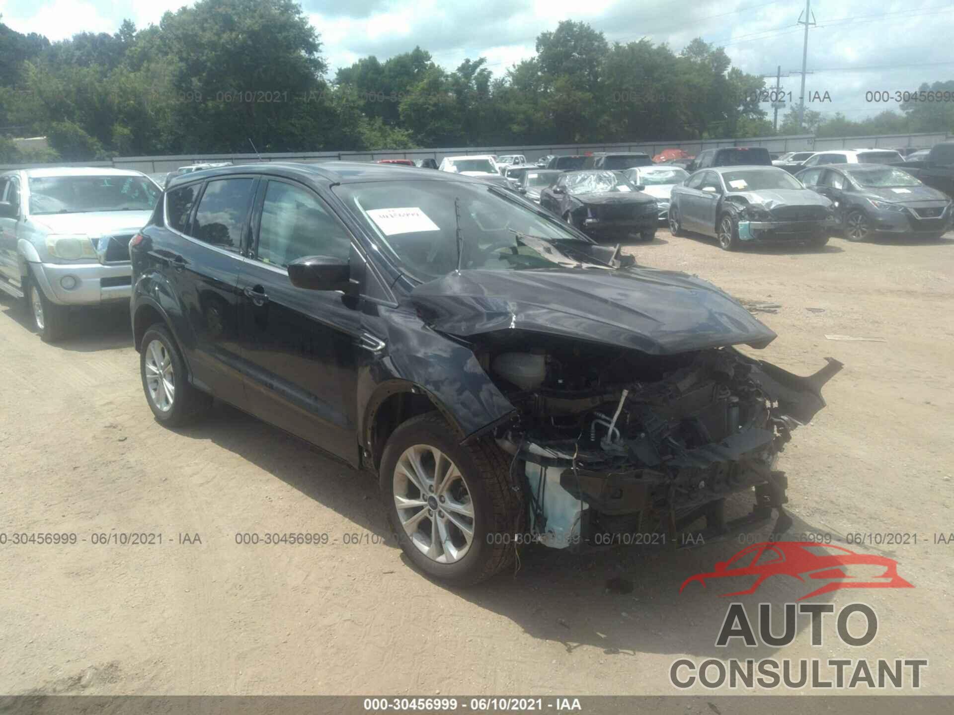 FORD ESCAPE 2017 - 1FMCU0G97HUE35457