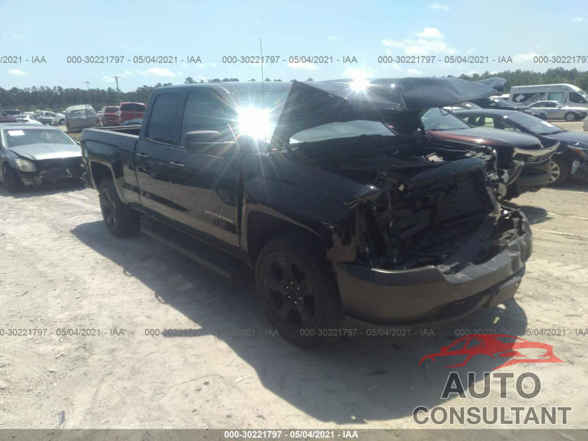 CHEVROLET SILVERADO 1500 2018 - 1GCVKNEC0JZ120717