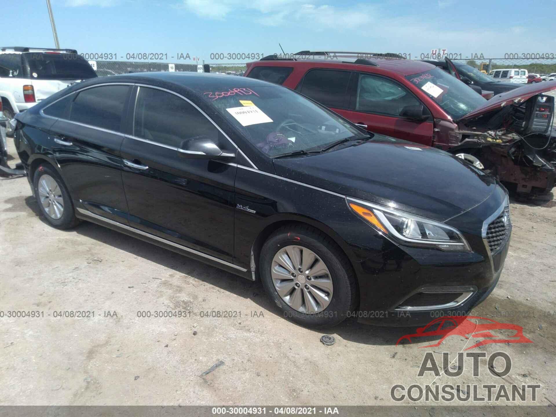 HYUNDAI SONATA HYBRID 2017 - KMHE24L17HA044185