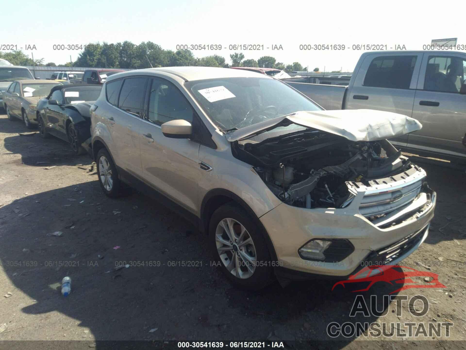 FORD ESCAPE 2017 - 1FMCU9GD1HUD51059