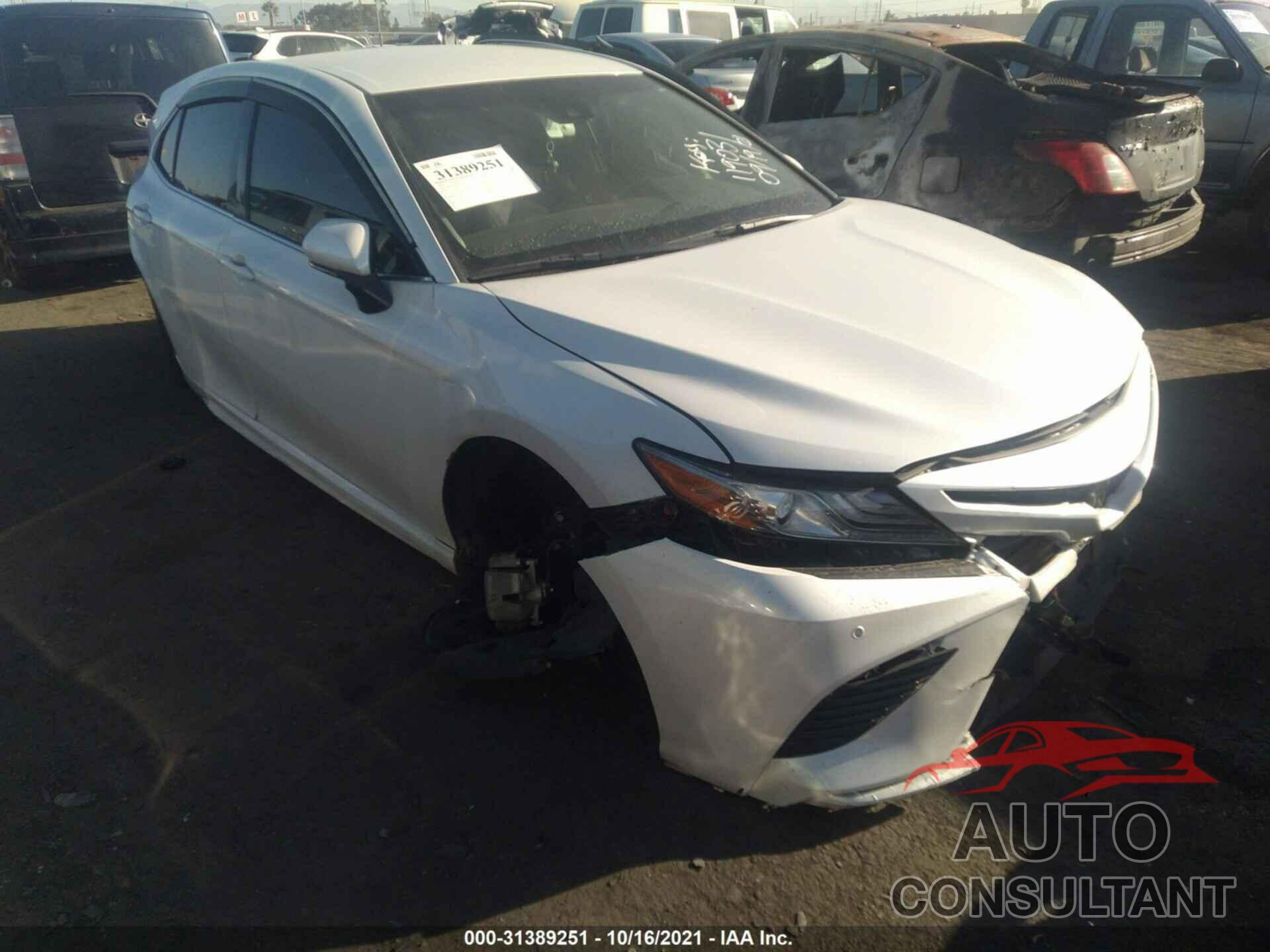 TOYOTA CAMRY 2018 - 4T1B61HK0JU119031