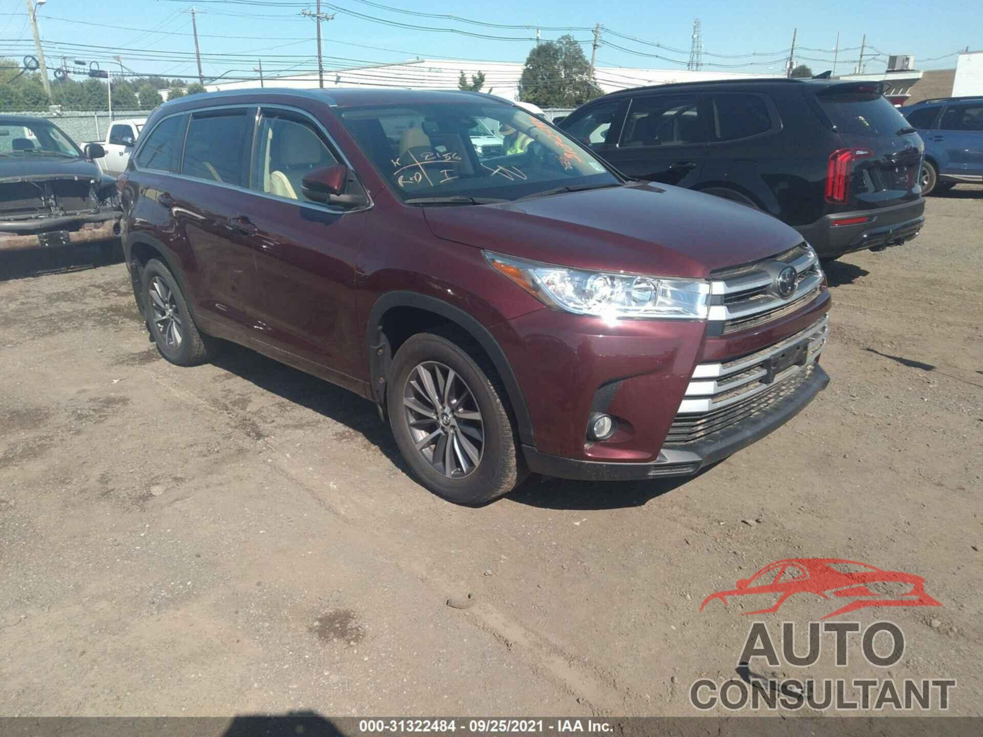 TOYOTA HIGHLANDER 2018 - 5TDJZRFH3JS489147