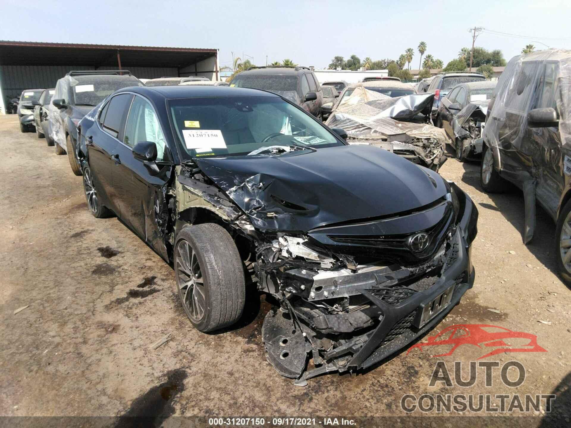 TOYOTA CAMRY 2018 - 4T1B11HK1JU659695