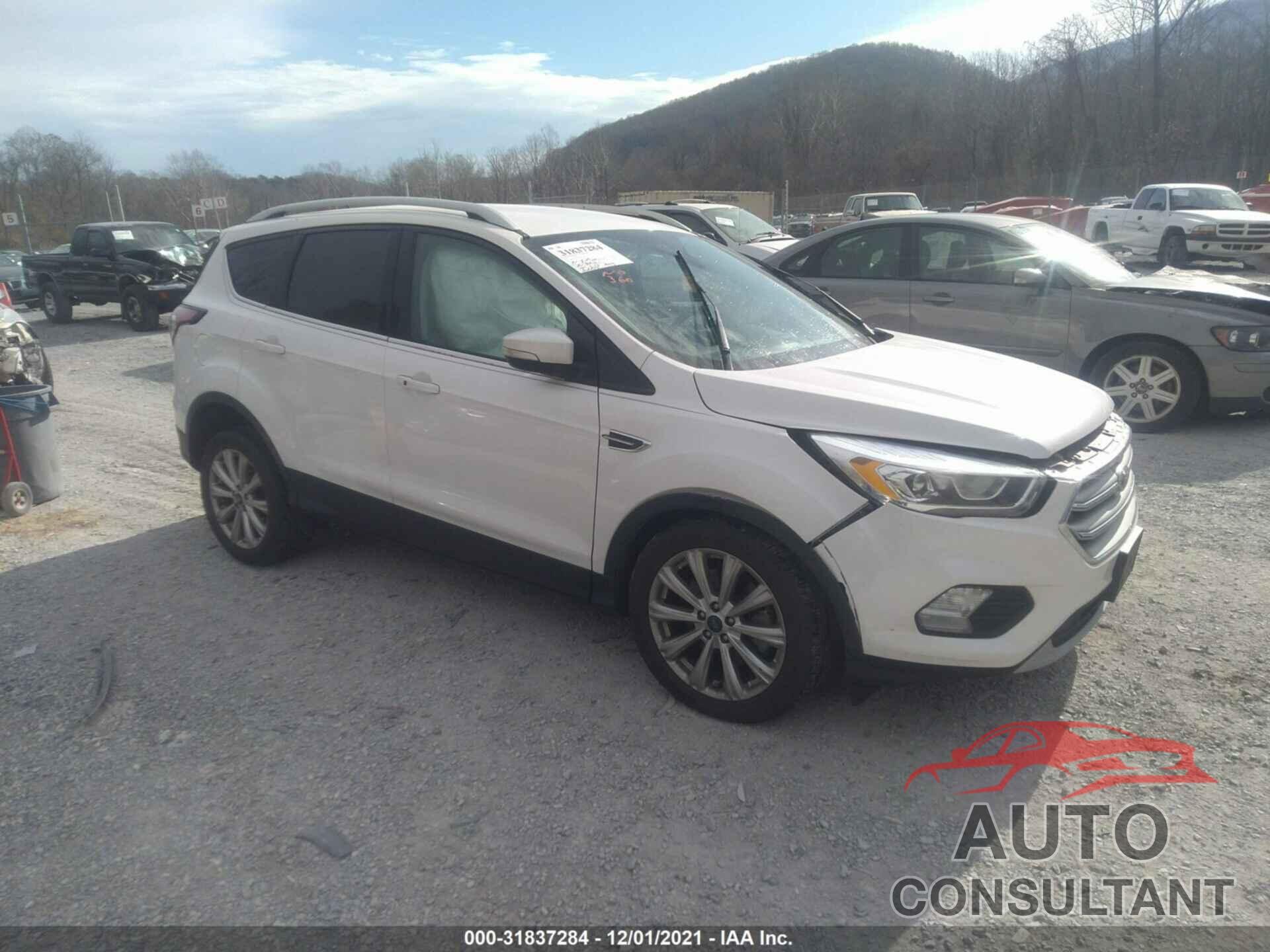 FORD ESCAPE 2017 - 1FMCU9J97HUE30904