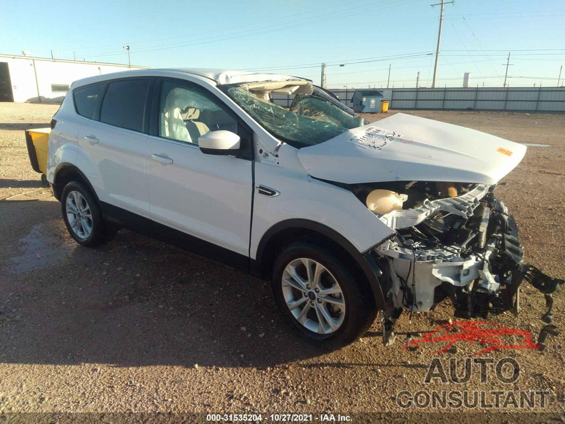 FORD ESCAPE 2017 - 1FMCU0GDXHUE71891