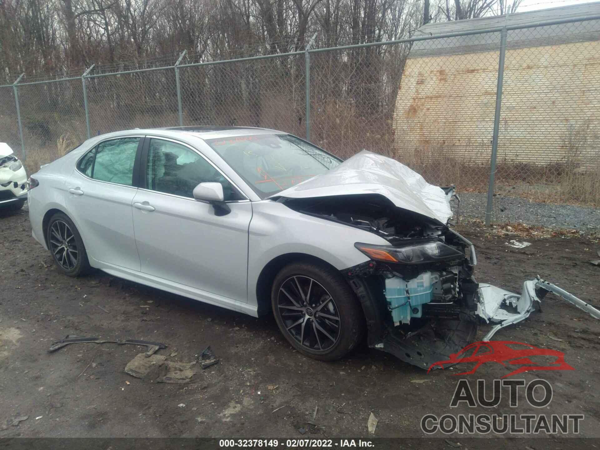 TOYOTA CAMRY 2022 - 4T1G11AKXNU007101