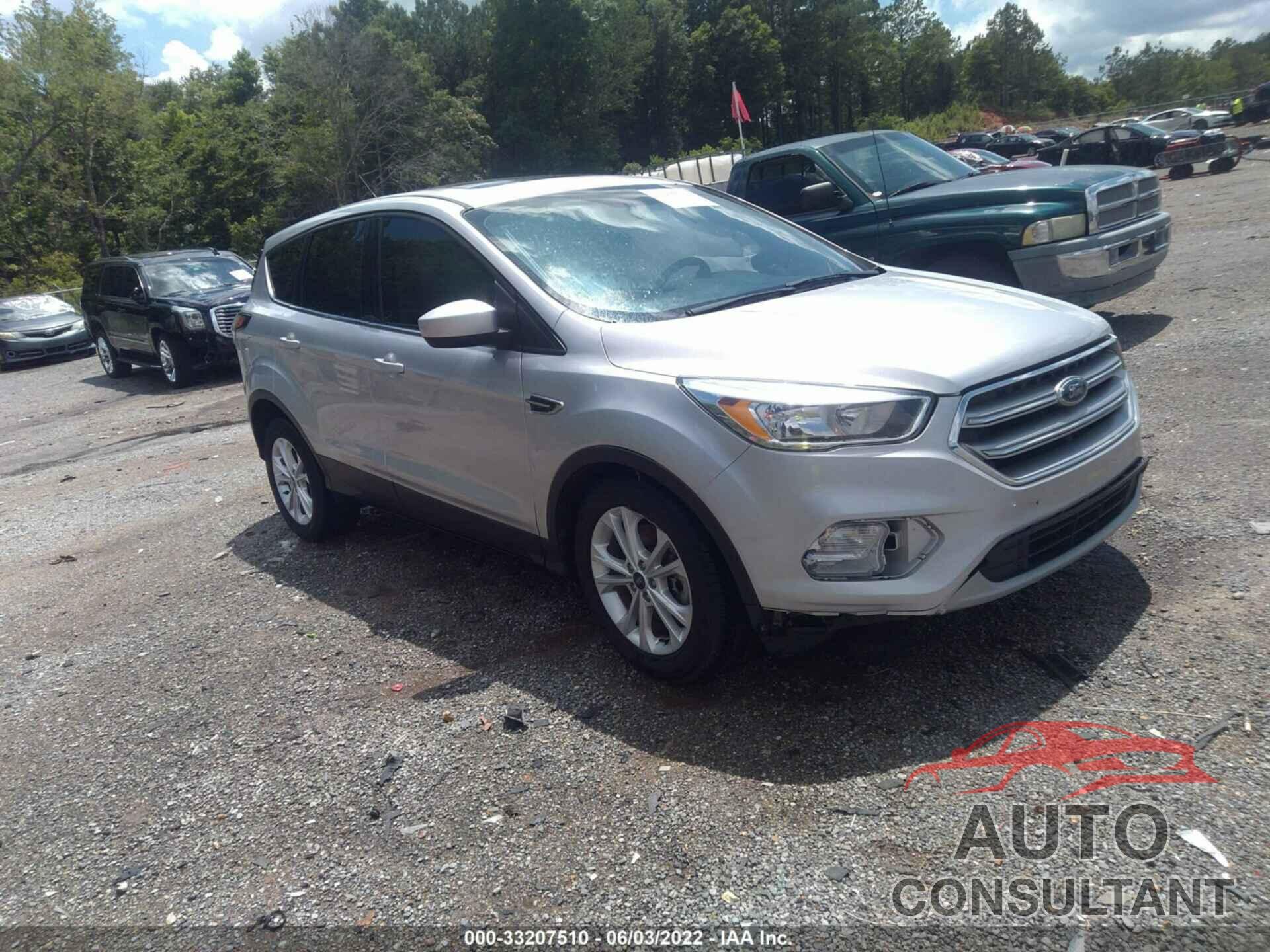 FORD ESCAPE 2017 - 1FMCU0G99HUC88798