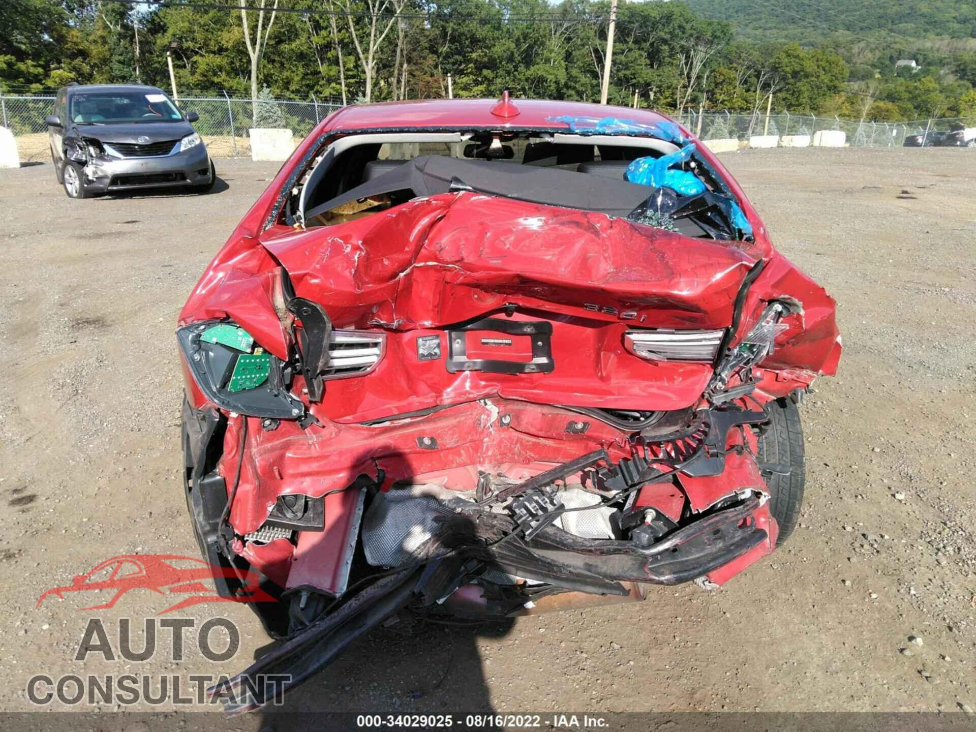 BMW 3 SERIES 2016 - WBA8E5G52GNU21022