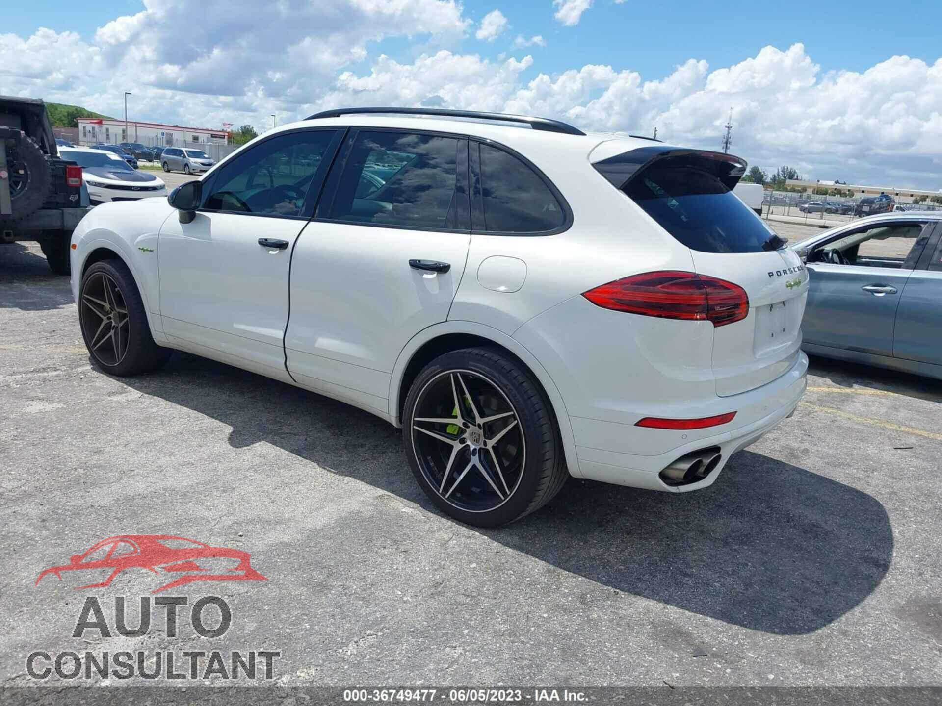 PORSCHE CAYENNE 2016 - WP1AE2A2XGLA17378