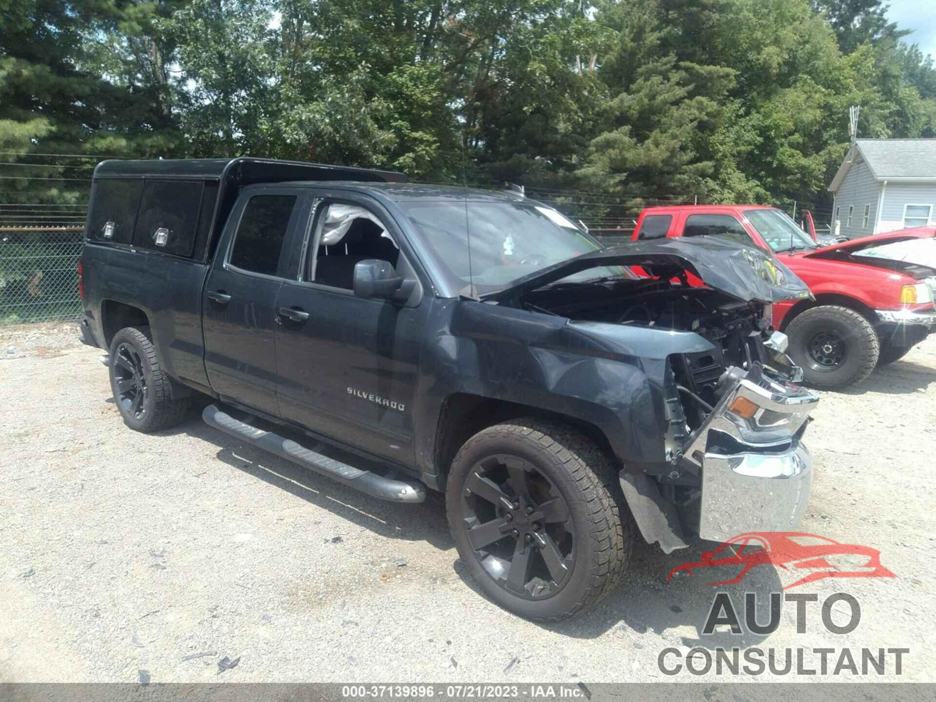 CHEVROLET SILVERADO 1500 2018 - 1GCRCREC2JZ312789